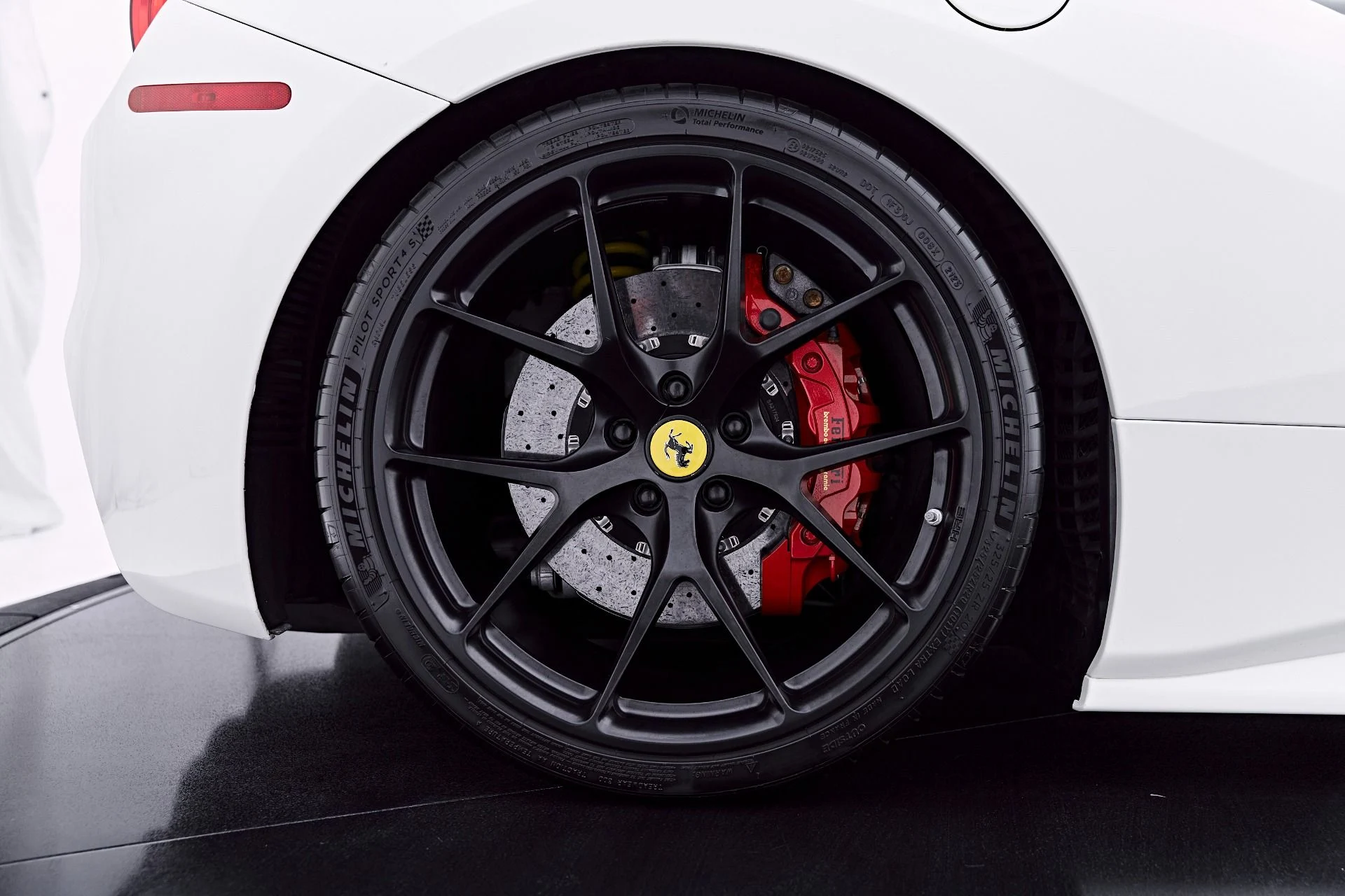 mph037_3853968644_Used_2018_Ferrari_488_GTB_Base_1782869721_d966de936c