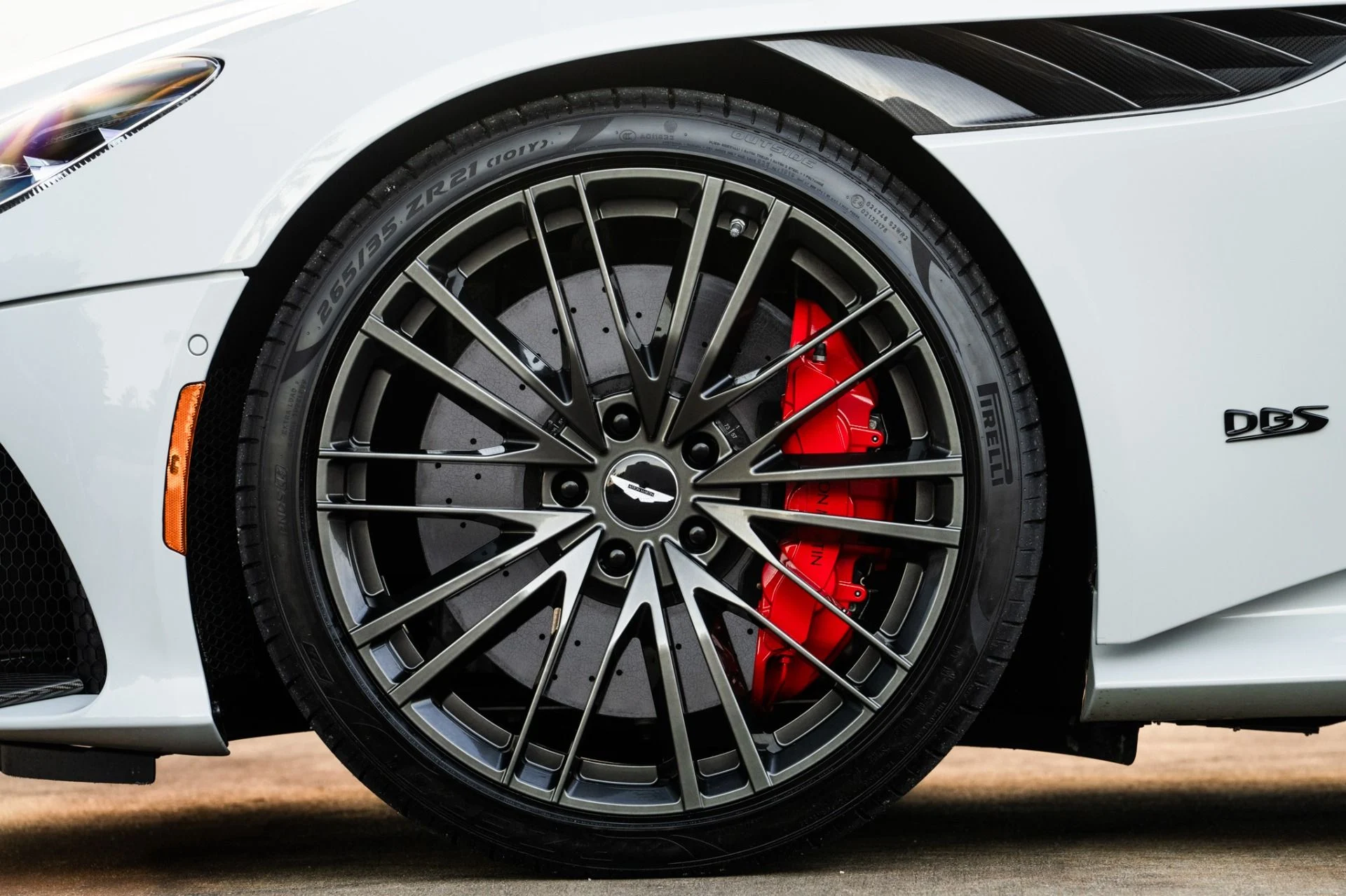 mph037_3860374854_Used_2023_Aston_Martin_DBS_Volante_1756217476_c6c3b6cb18