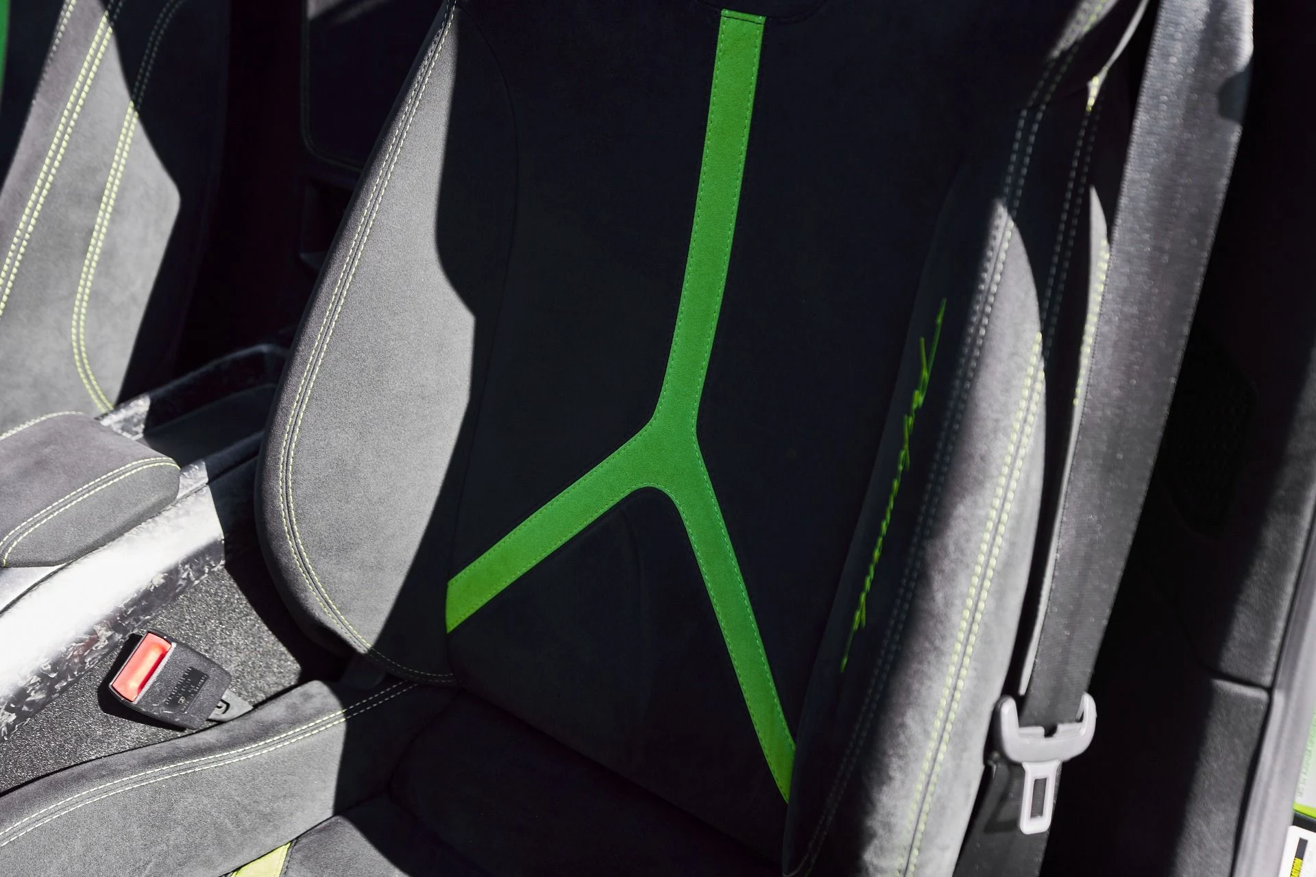 mph037_3860658980_Used_2019_Lamborghini_Huracan_Performante_Spyder_1764058304_9ef62abb3e