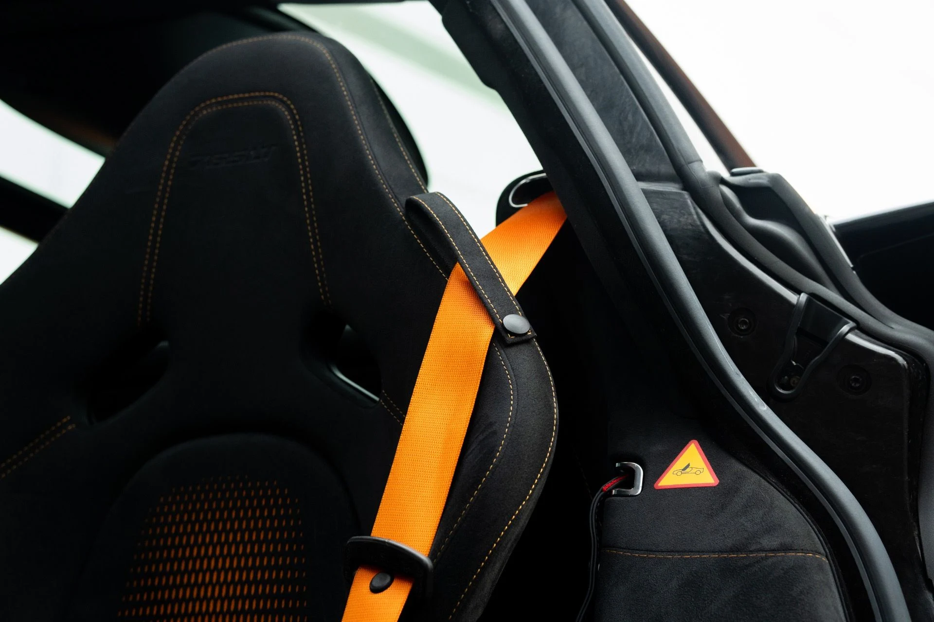 mph037_3869770364_Used_2021_Mc_Laren_765_LT_1757087774_0d4eeec183