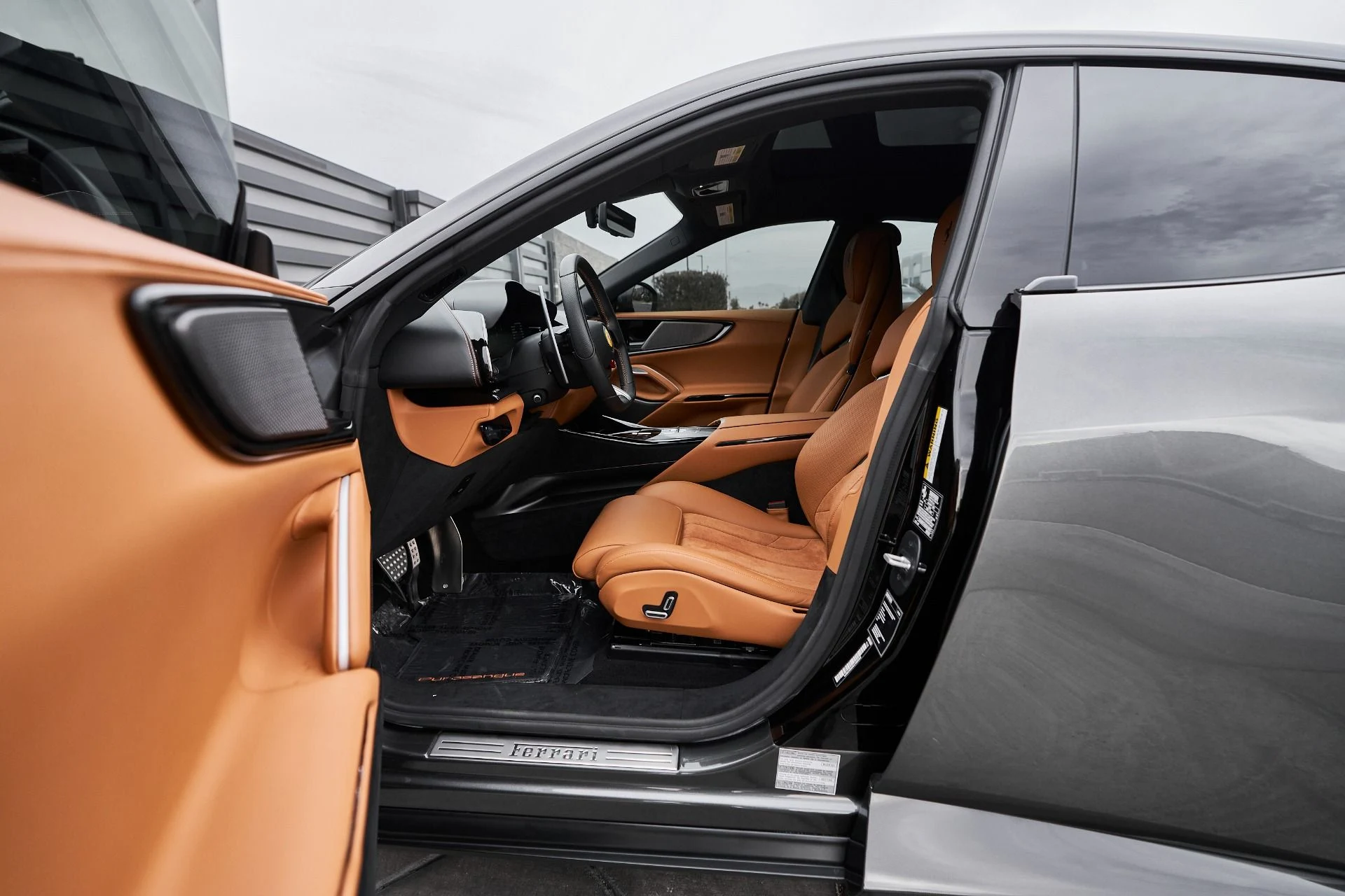 mph037_3872558131_Used_2025_Ferrari_Purosangue_1762993306_1161b459db