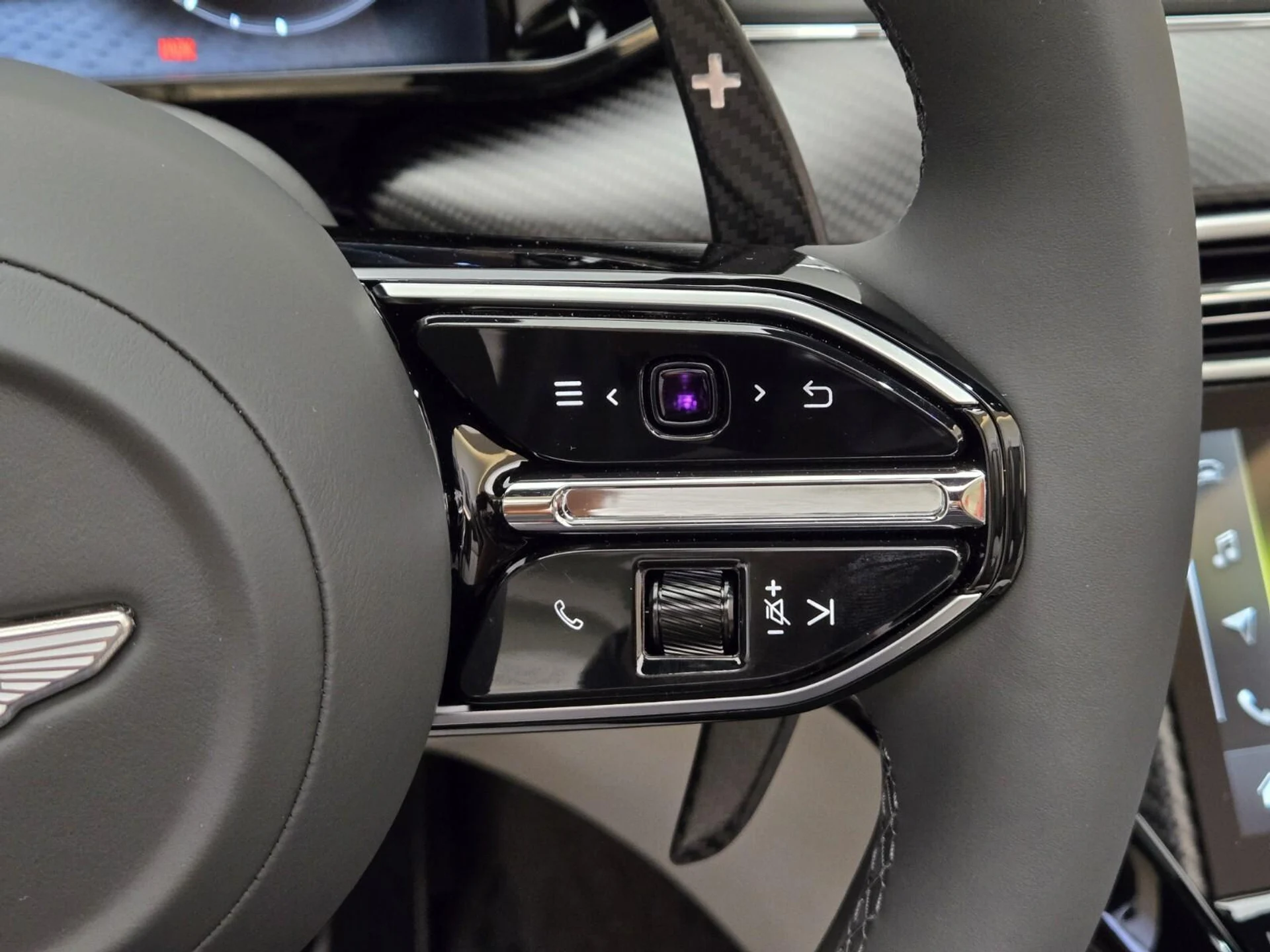 mph037_3873781508_New_2026_Aston_Martin_Vantage_S_1775539114_340d210bfd