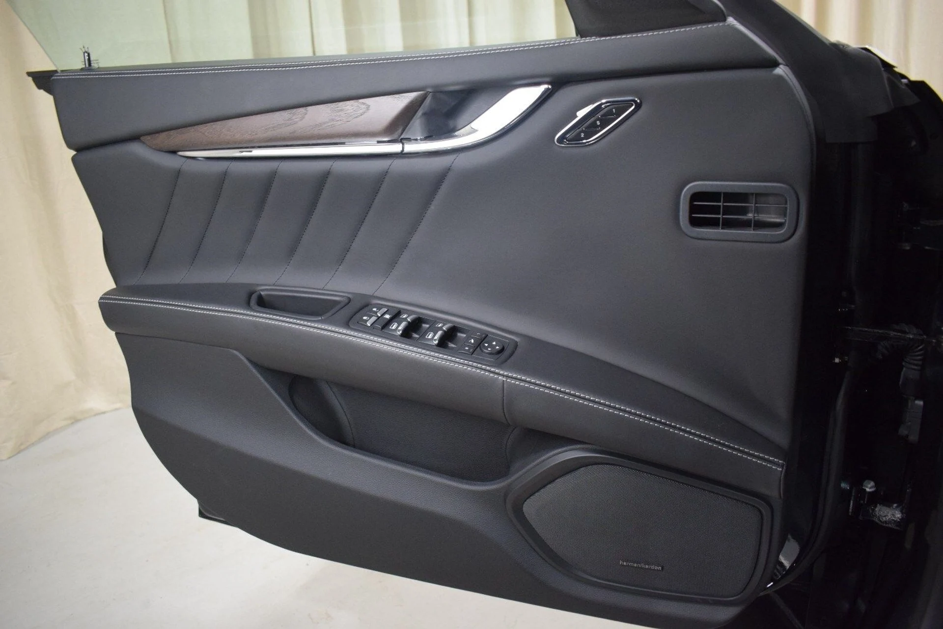 mph037_387695159_dce83c508c4a2f007d8c15144acaf7b8x_bb45677825