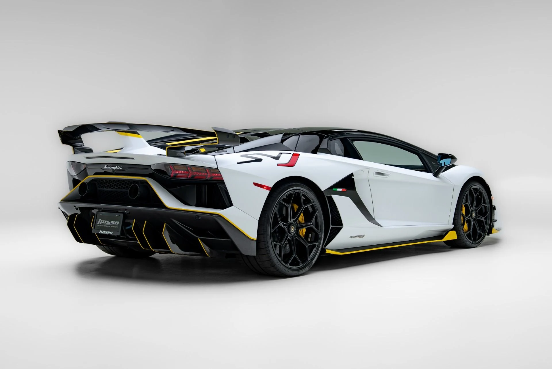 mph037_3886045724_Used_2021_Lamborghini_Aventador_LP_770_4_SVJ_1776372314_be4859f2b1