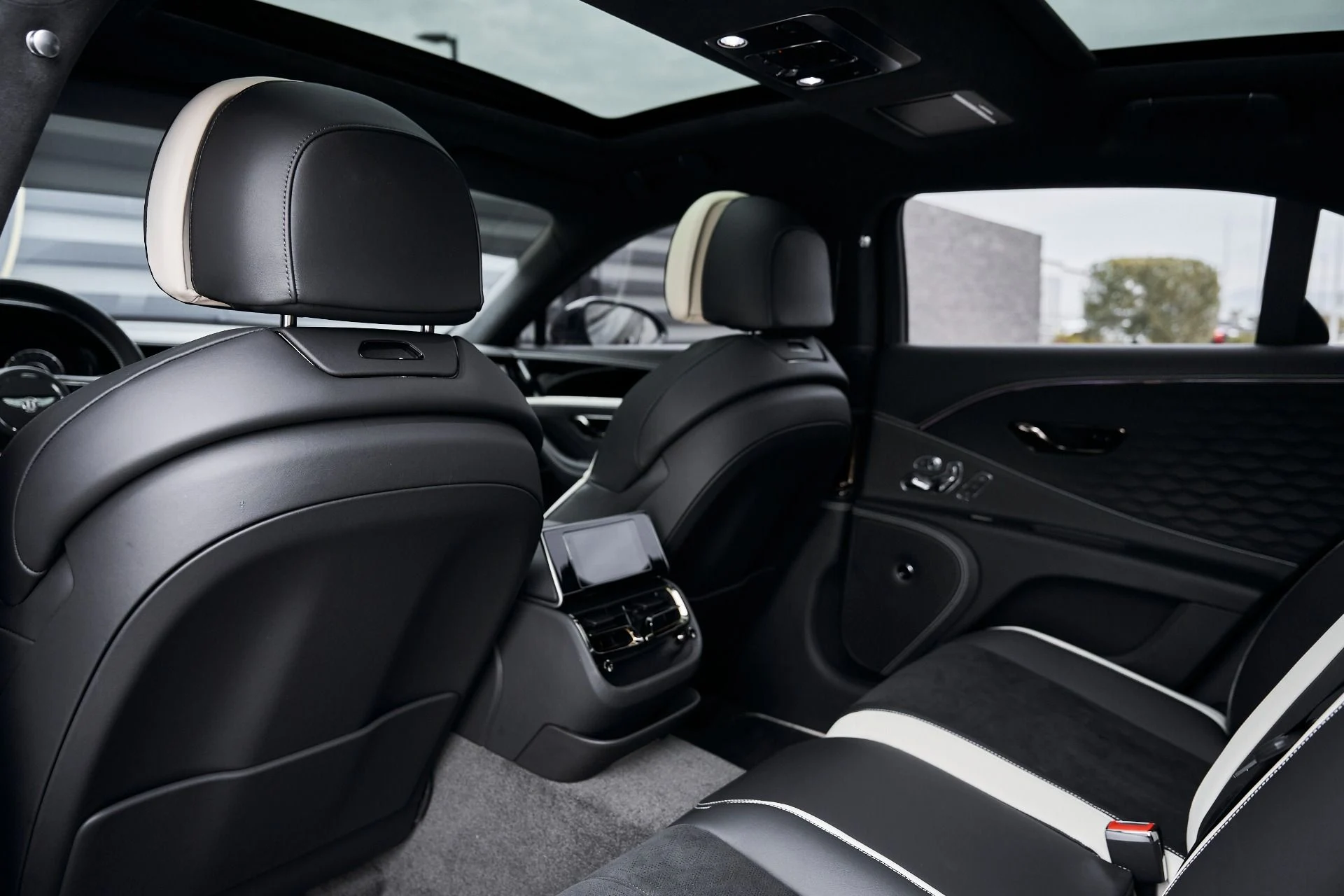 mph037_3895319903_Used_2025_Bentley_Flying_Spur_Speed_1769137081_cb016e392d