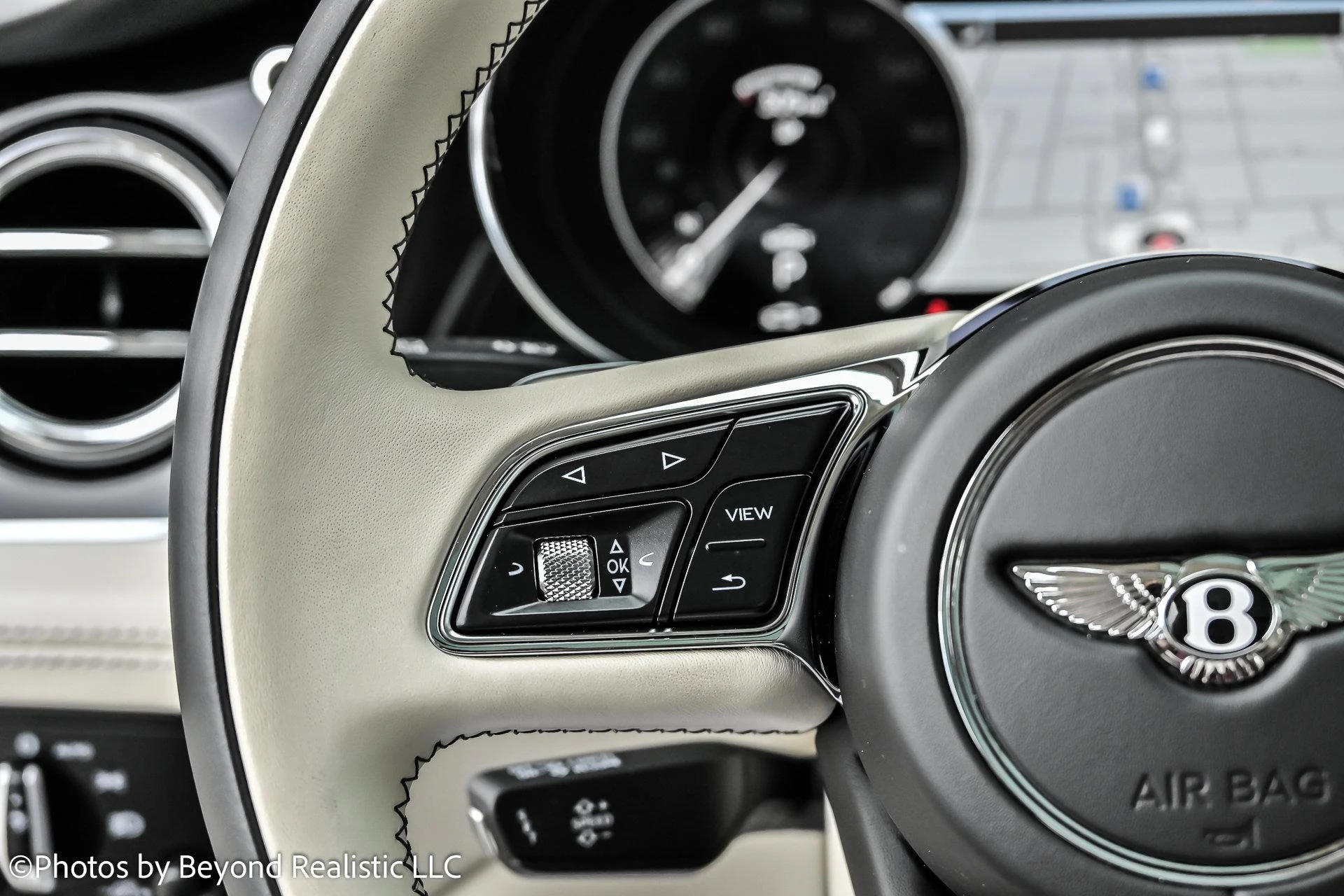 mph037_3897274938_Used_2022_Bentley_Bentayga_V8_Mulliner_Driving_Specification_1755763449_7d1964c85a