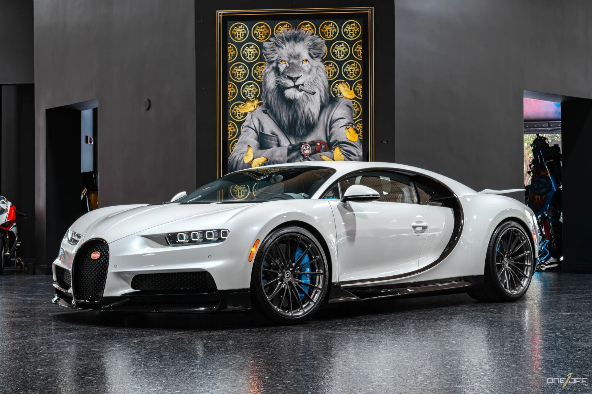 mph037_390429969_Used_2019_Bugatti_Chiron_FULL_PPF_HRE_Wheels_Caracteres_Included_Comfort_Seats_Black_Carbon_1709734530_2f144692d9