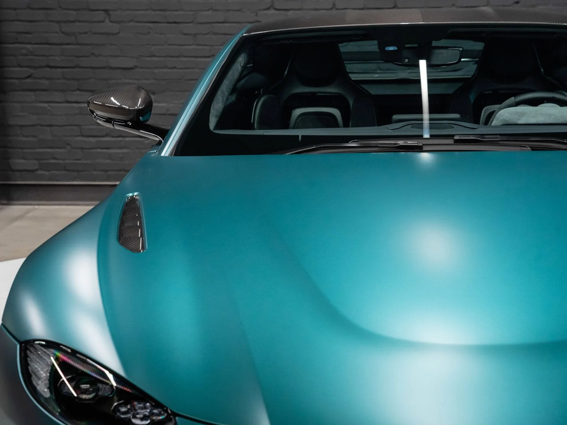 mph037_3924822790_aston_martin_vantage_2023_8f5678a64c