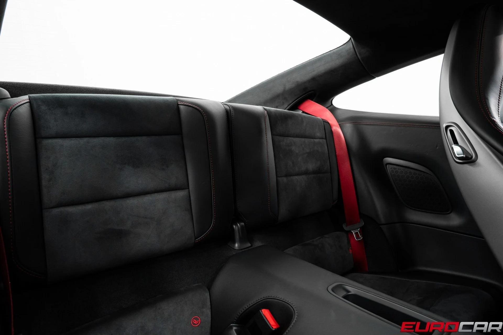 mph037_3929124806_image_38_5df8e1e5d1