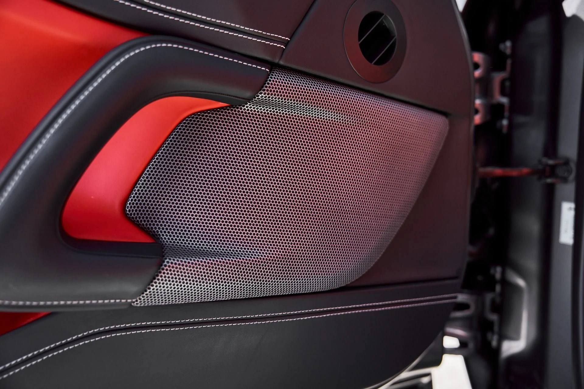 mph037_3933114058_Used_2020_Ferrari_GTC_4_Lusso_V12_1773162271_ccf23c1da5