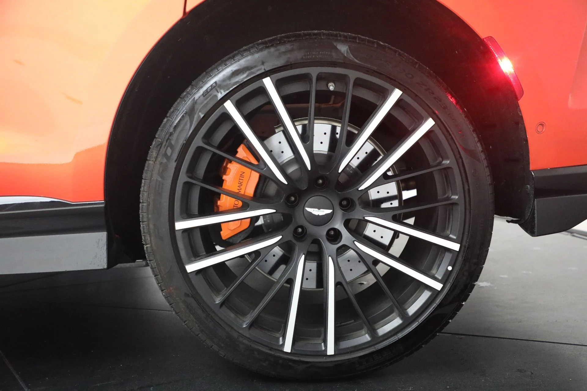 mph037_3933930756_Used_2023_Aston_Martin_DBX_707_1764179336_778bbf645a