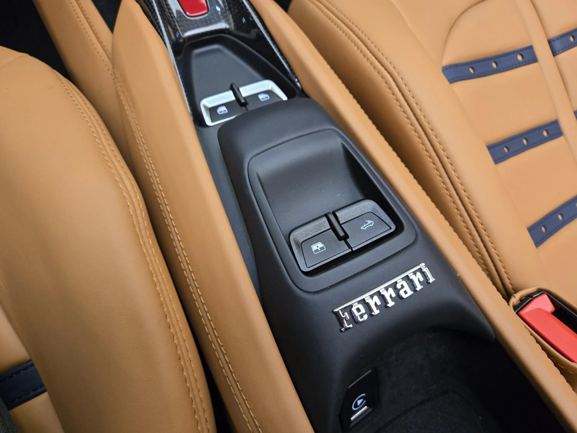 mph037_394055664_Used_2022_Ferrari_F8_Spider_1753250669_999aab4b53