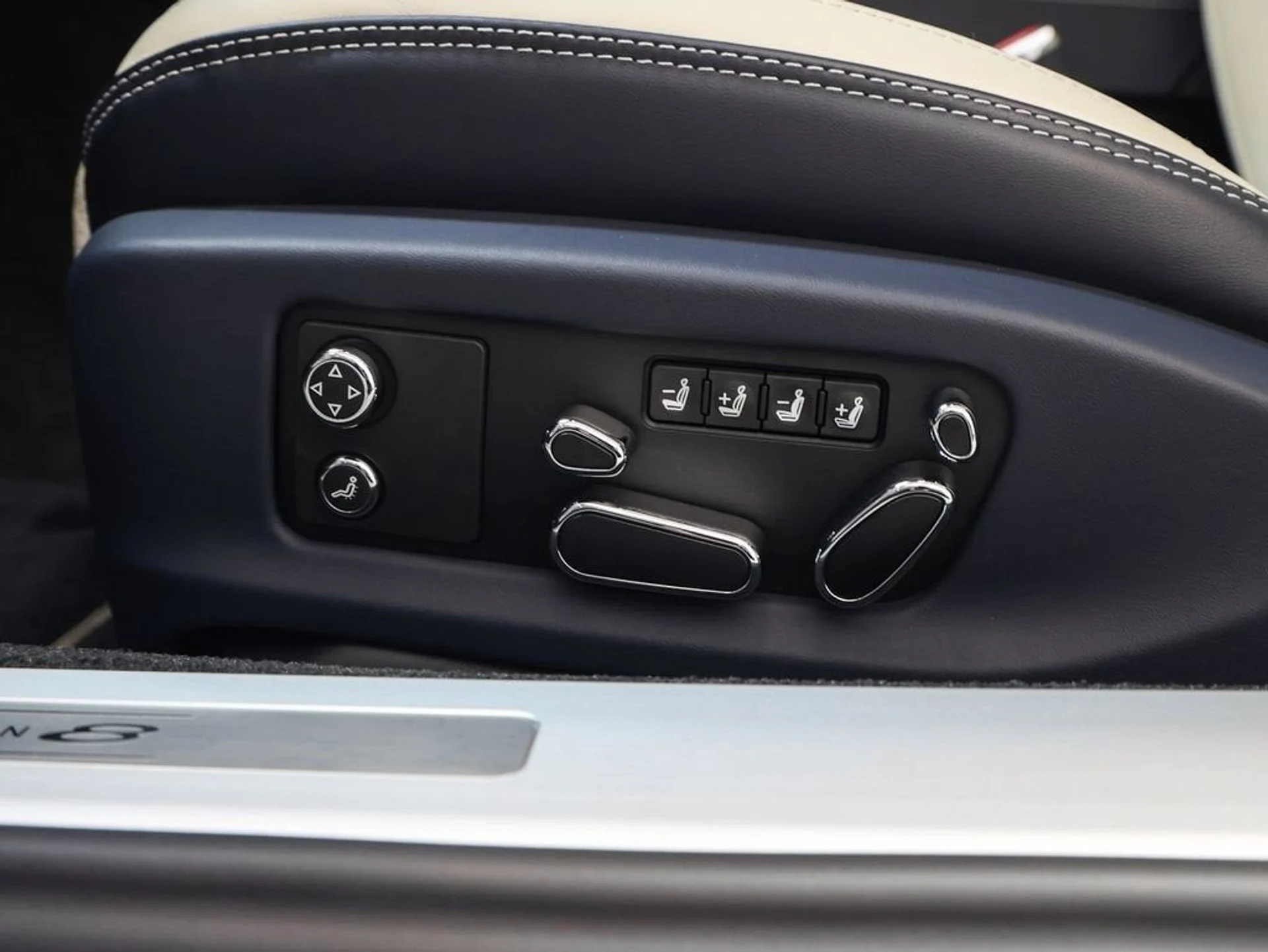 mph037_3979107688_38_498d135545