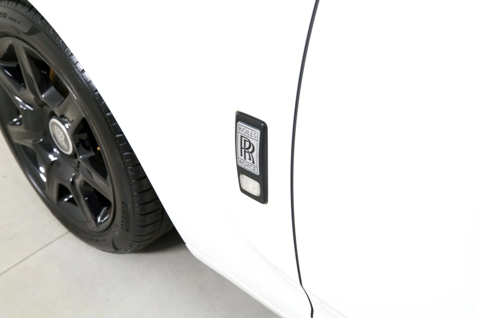 mph037_3986369706_Used_2014_Rolls_Royce_Ghost_1757714696_3804494754