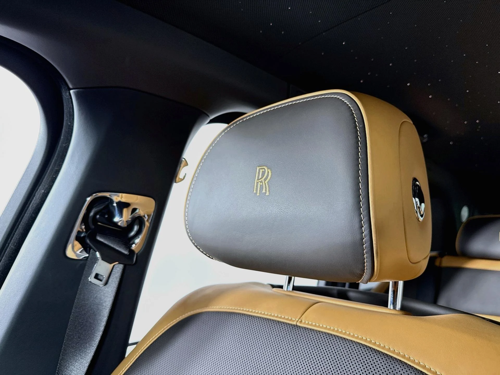 mph037_3991812915_Used_2023_Rolls_Royce_Cullinan_1790282009_ba19d40b8d