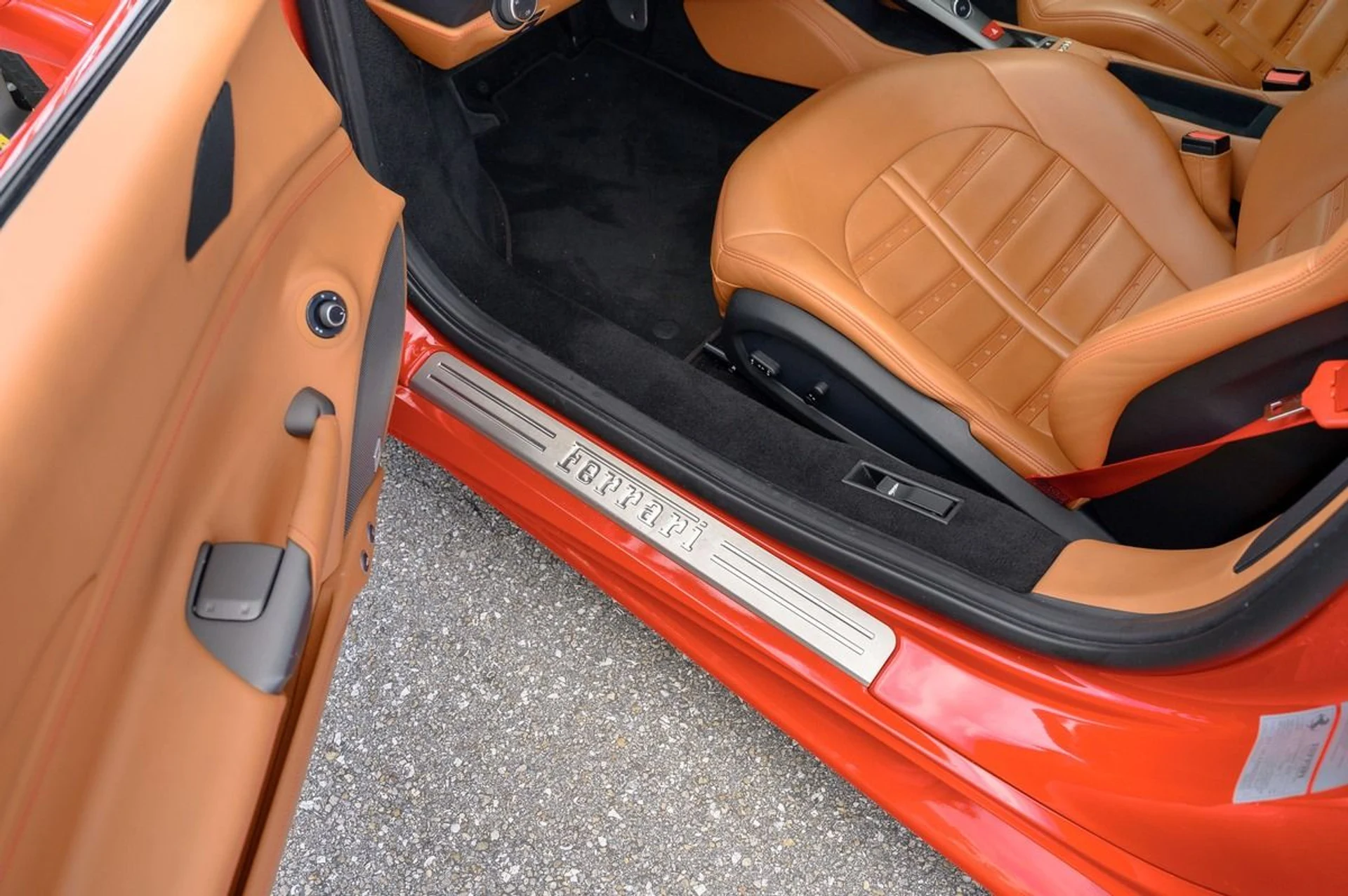 mph037_399272673_Used_2017_Ferrari_488_GTB_1753314367_f60e58465e