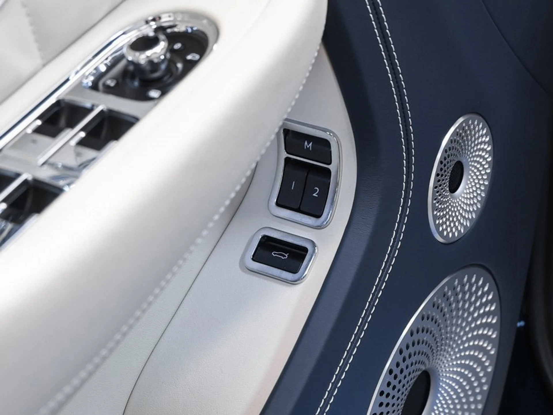 mph037_3995069648_38_52dcae69fc