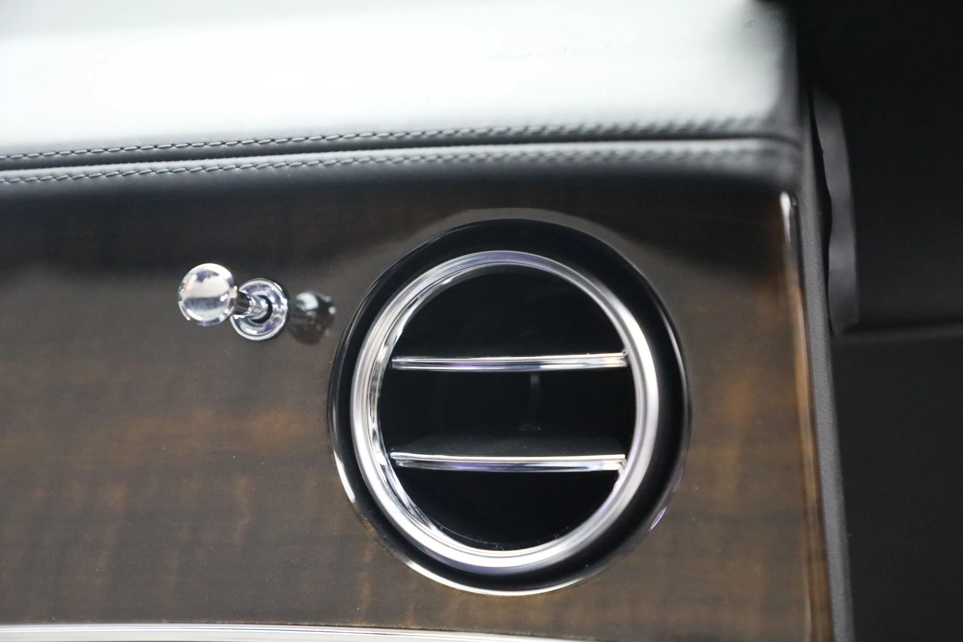 mph037_4003041529_Used_2020_Bentley_Continental_GTC_V8_1776967967_4b58fe67a0