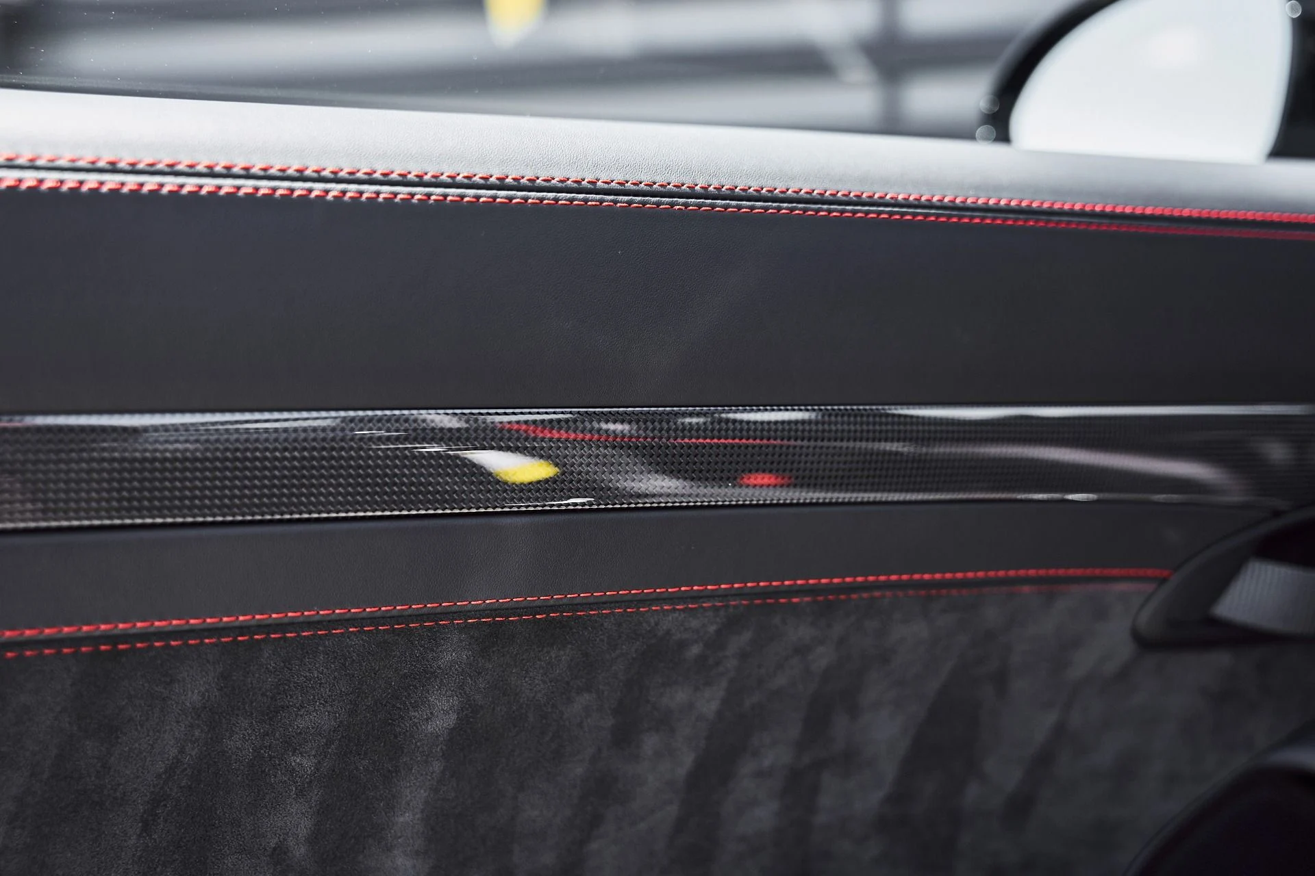 mph037_4006038629_Used_2018_Porsche_911_GT_2_RS_1778880940_6fd9258607