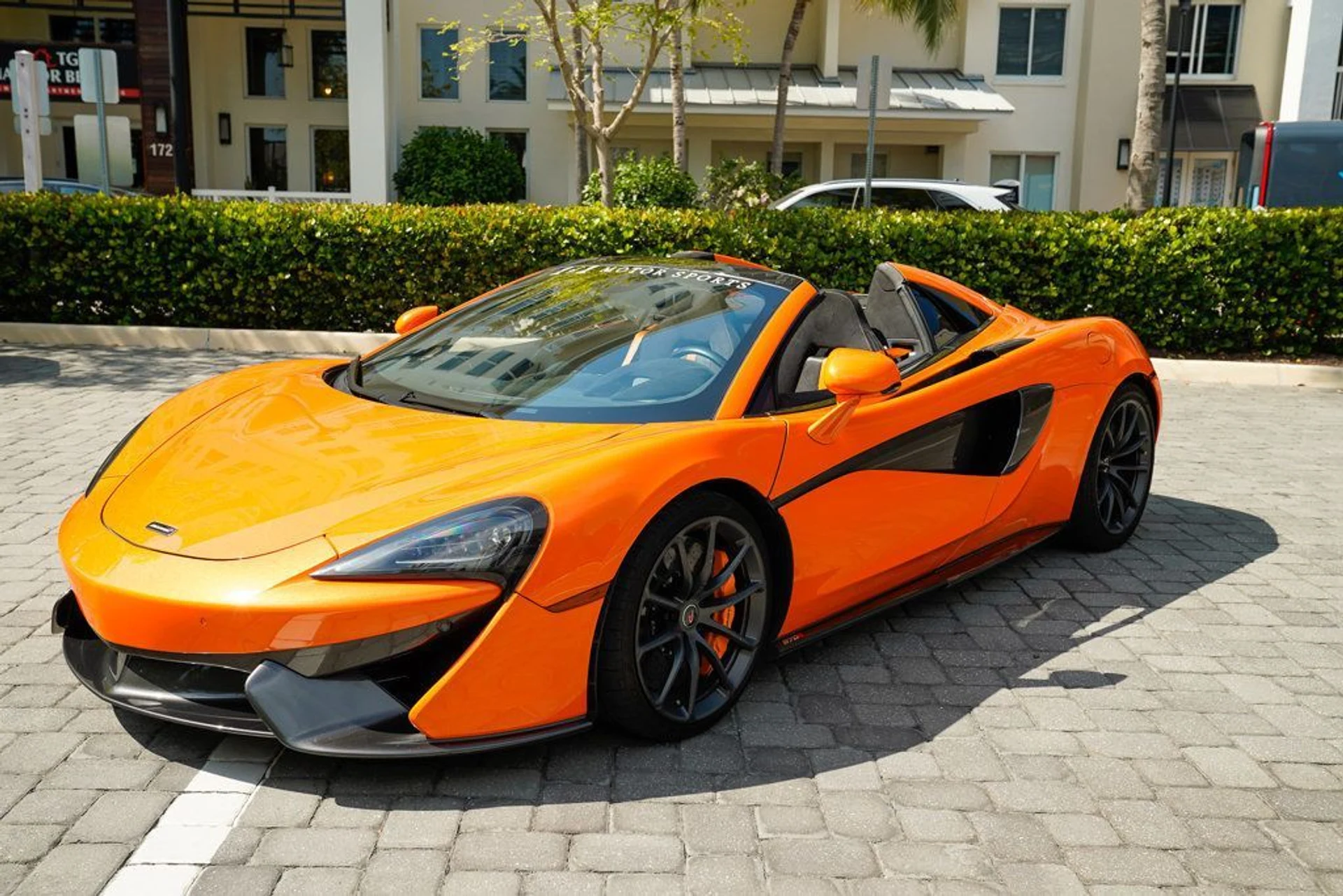 mph037_4007004782_used_2018_mclaren_570s_spider_14354_22891400_38_1024_c4a4f90eb4