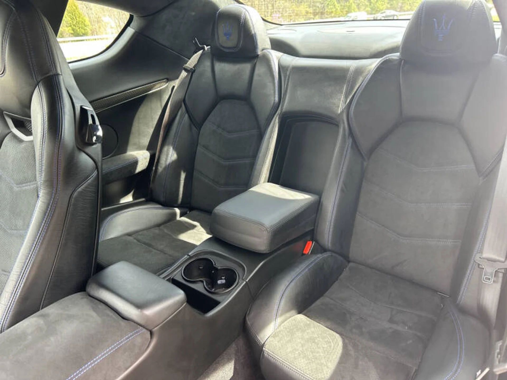 mph037_4017687659_2016_maserati_granturismo_mc_2dr_coupe_e2bcbe46c2