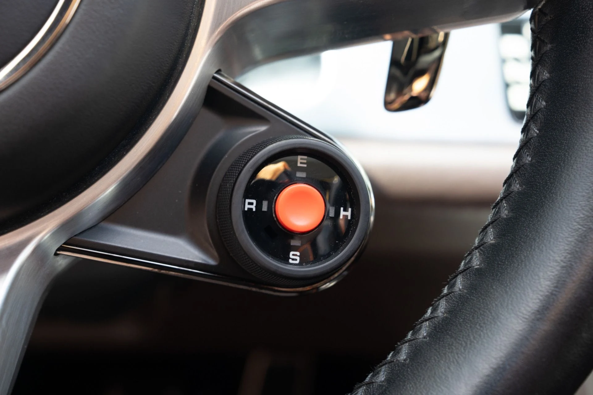 mph037_403346426_Used_2015_Porsche_918_Spyder_1782406247_d68a077fce