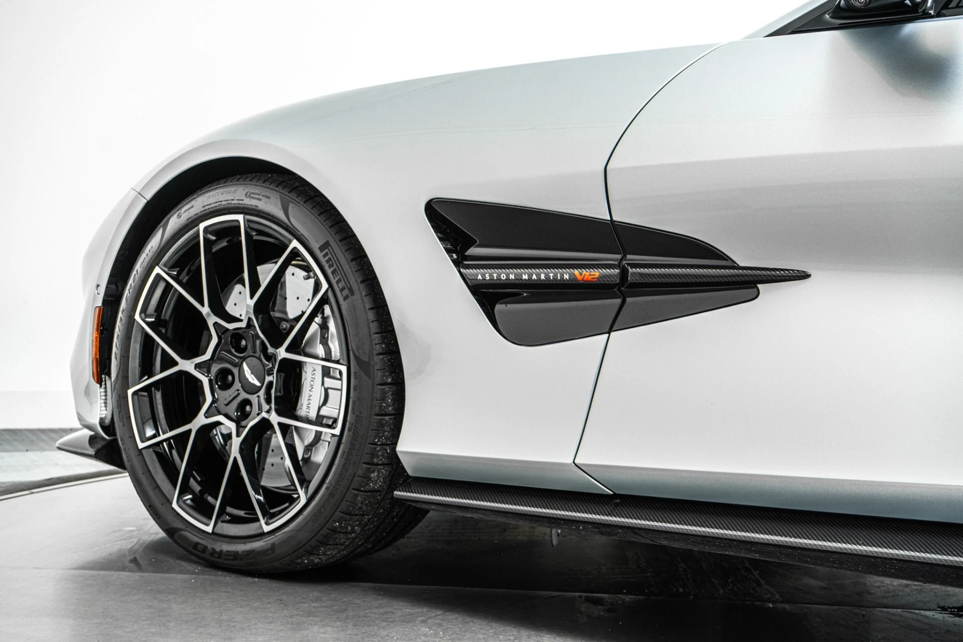 mph037_4045190454_Used_2025_Aston_Martin_Vanquish_Huge_542_K_MSRP_Low_Miles_Extensive_Carbon_Fiber_1786477789_c22a309f2a