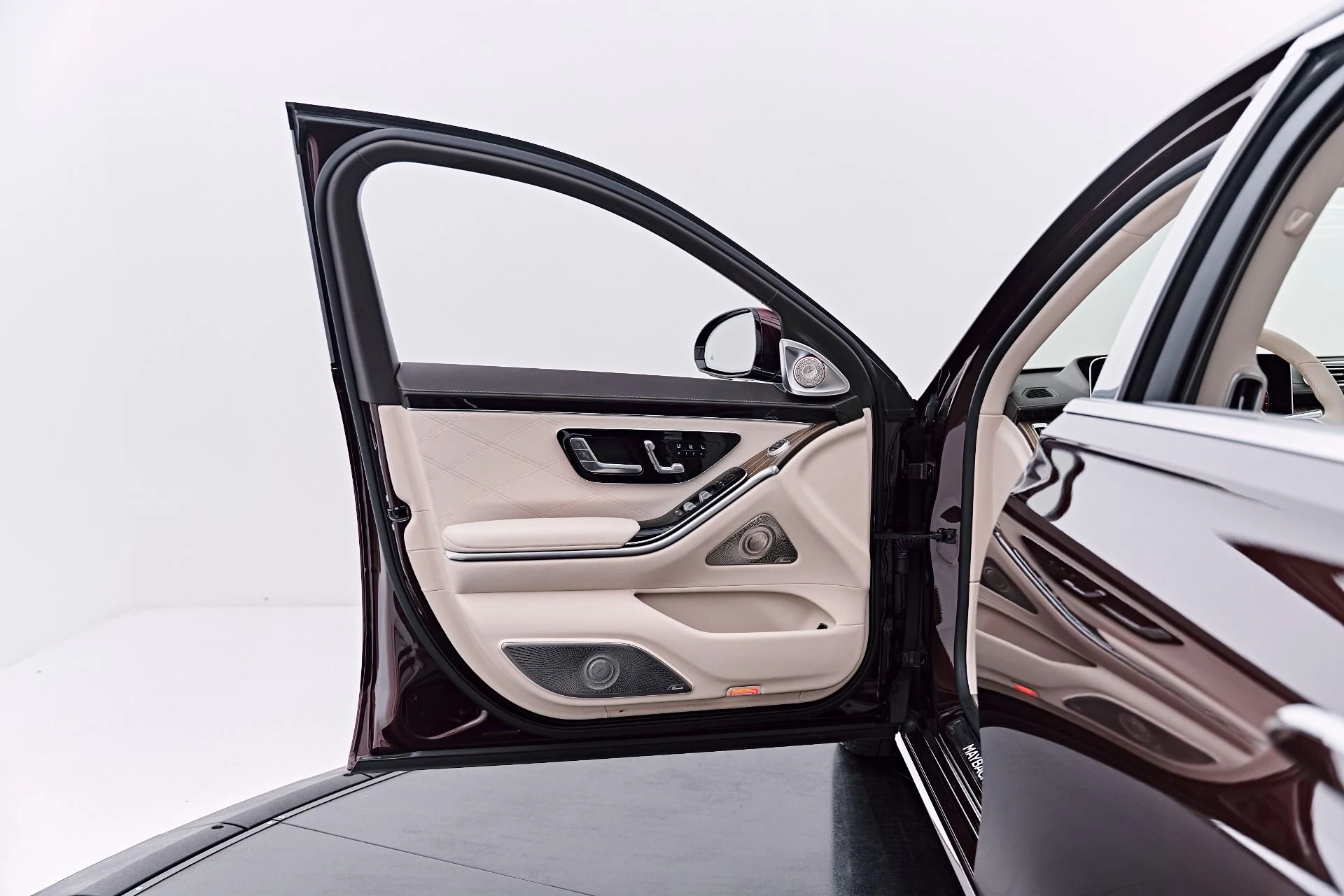 mph037_4050256401_Used_2024_Mercedes_Benz_S_Class_Maybach_S_680_1790208588_72f9f57519