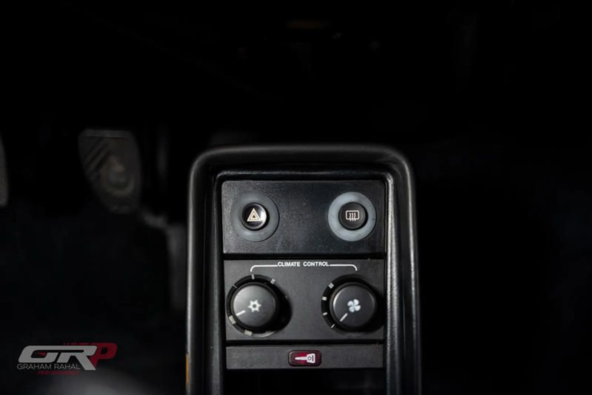 mph037_4050557981_423_FD_072_2_E6_F_4_B77_8_B21_0_B1_C31_B10_AD_2_73090c9155