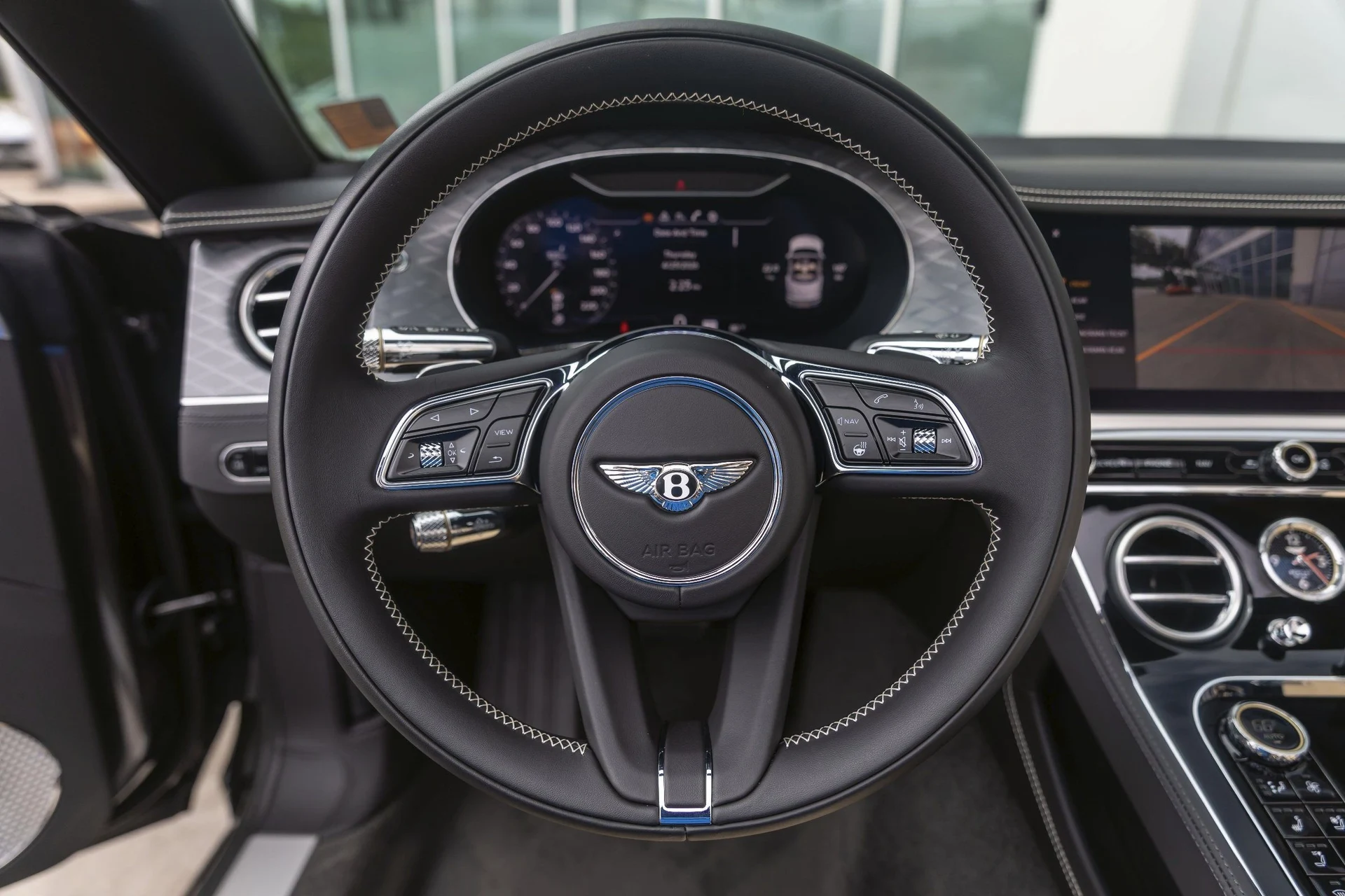 mph037_4054574905_Hi_Tech_Luxury_Imports_LLC_SCBDG_4_ZGXRC_016161_image_37_5c68f38d52