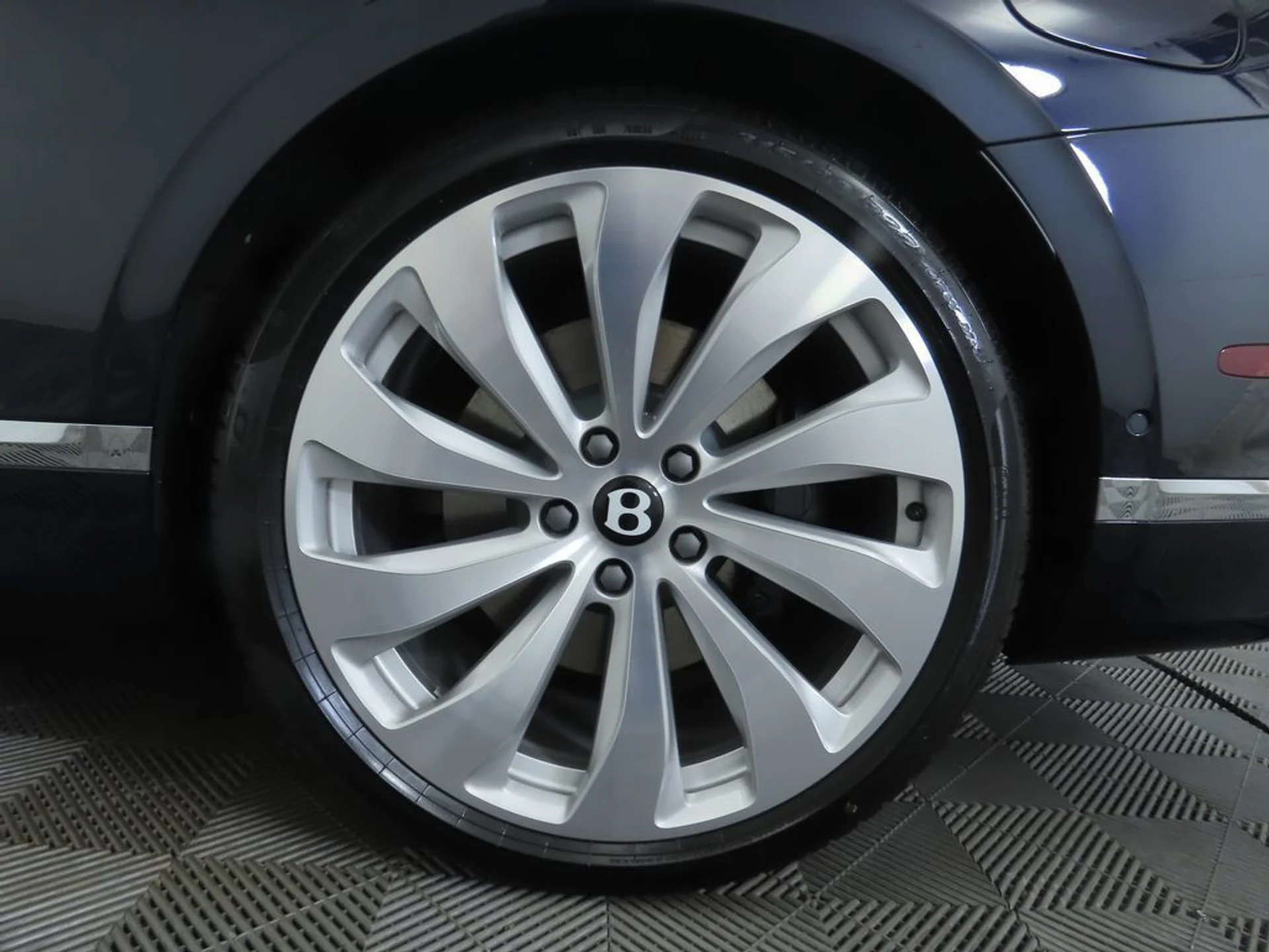 mph037_4055652474_new_2026_bentley_continental_gtc_8119_22946843_38_1024_98b0f7654a