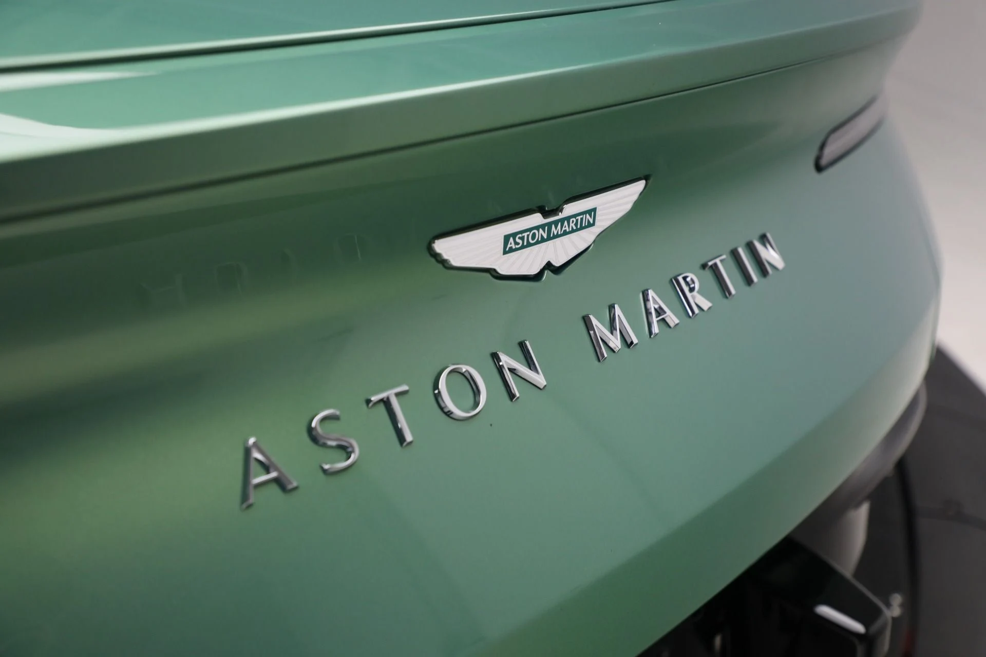 mph037_4059082239_New_2025_Aston_Martin_DB_12_Volante_8e2772fad6