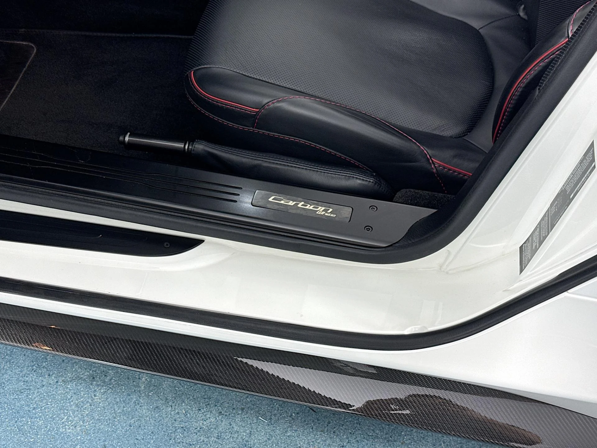 mph037_4081899710_Used_2015_Aston_Martin_Vanquish_Volante_1782334110_8fe6e5f779