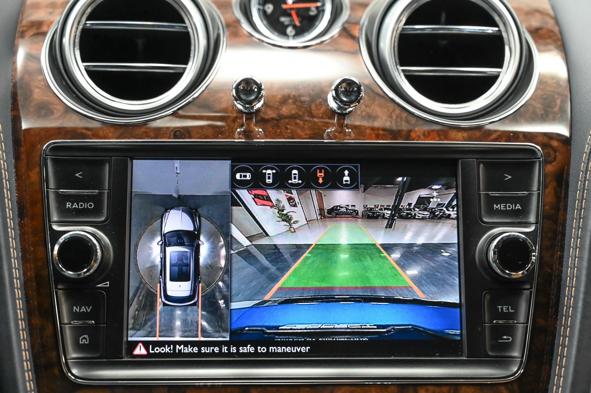 mph037_4082320705_Used_2018_Bentley_Bentayga_W12_1758835107_47747ee559