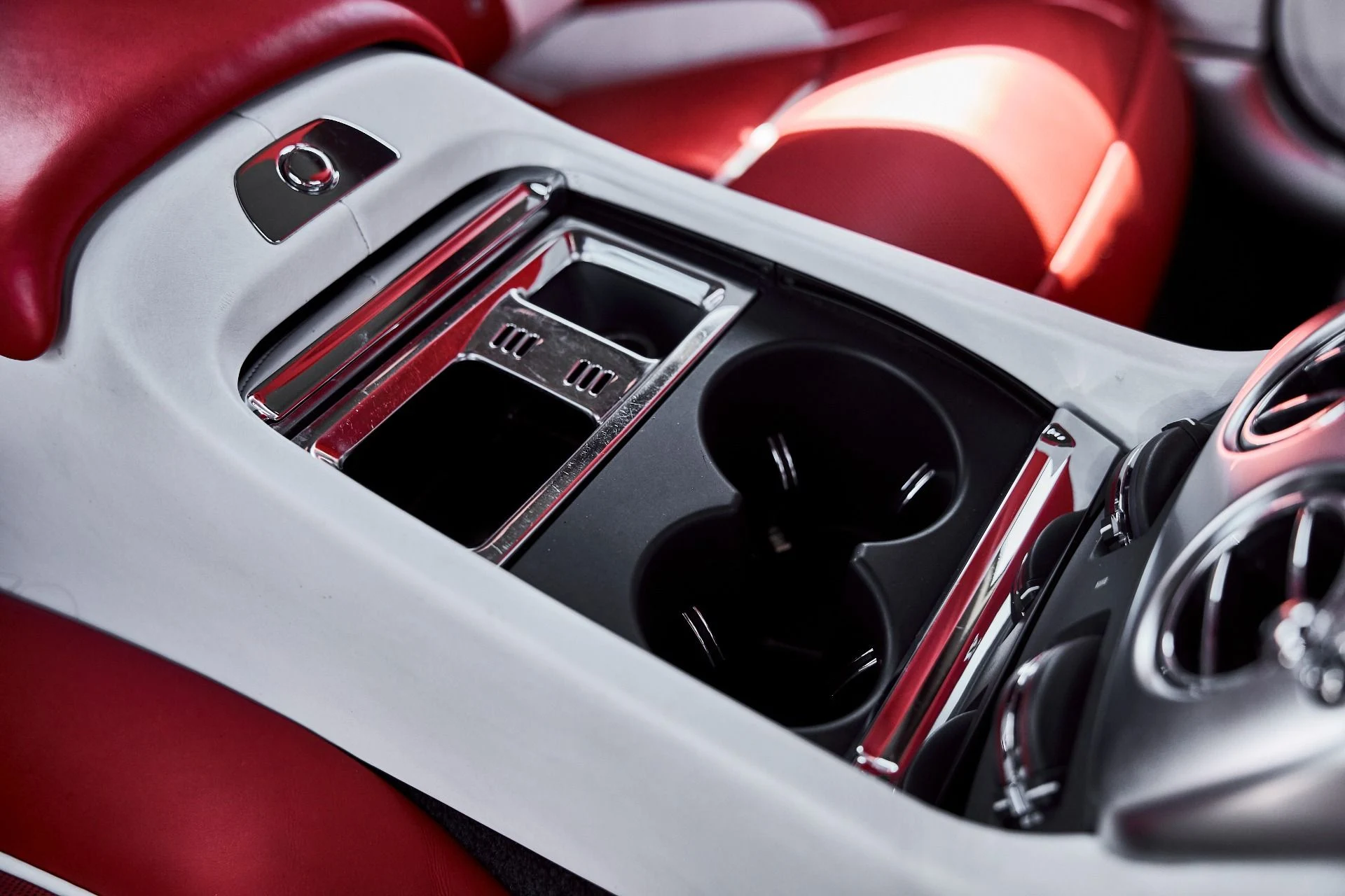 mph037_410517056_Used_2020_Rolls_Royce_Wraith_Base_1775285201_3c01bd6de7