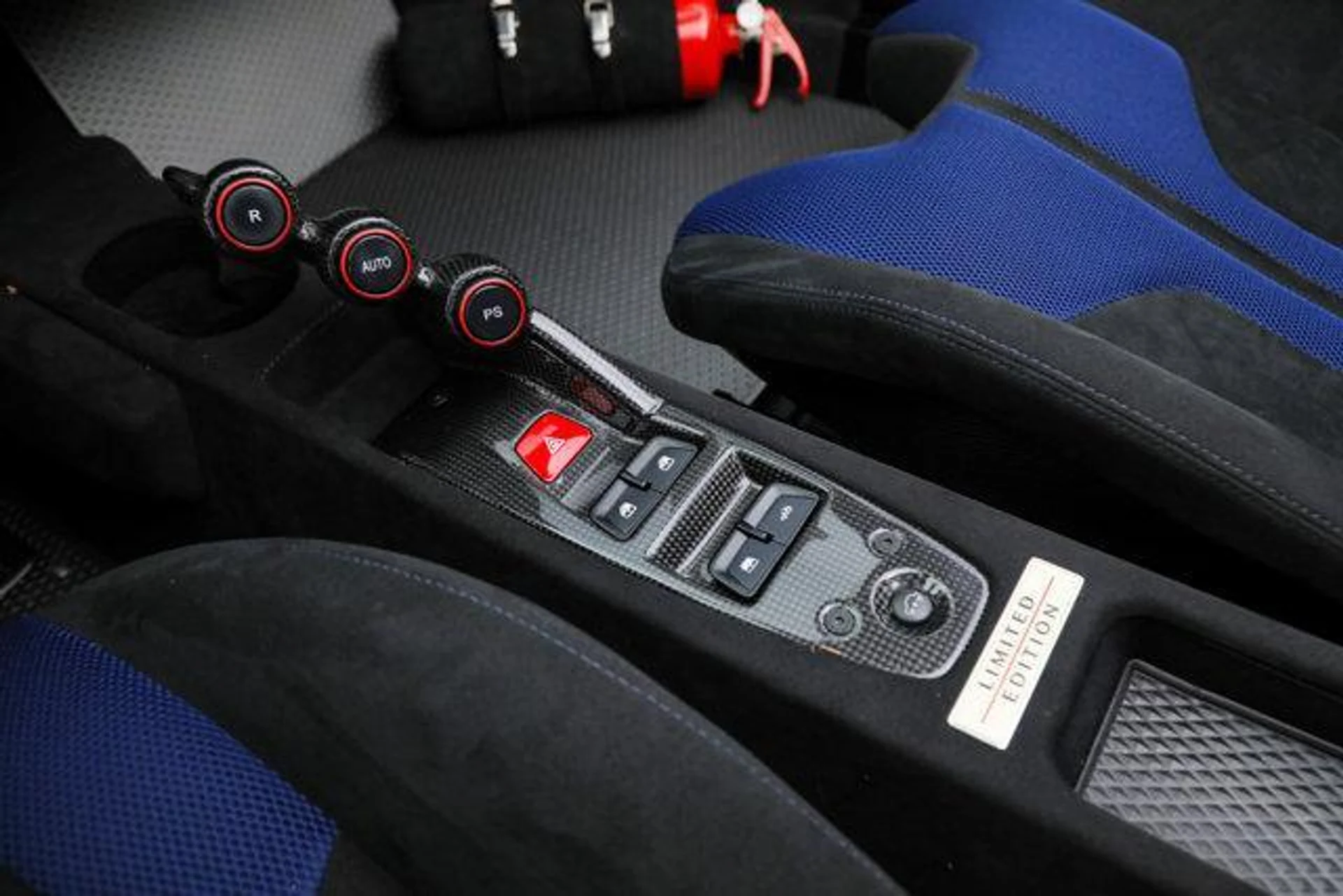 mph037_4112798769_y_Txn_Pms_N6_M_Dw_Fe_Ex0b_Gb_uq_VMQ_41382843a2