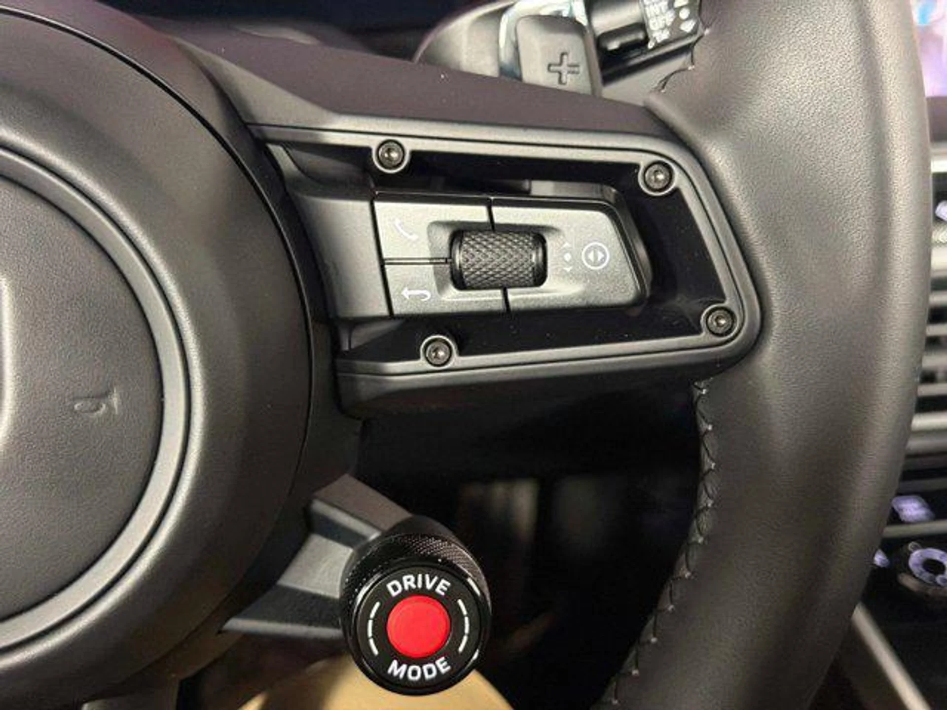 mph037_4122893791_a_B_Hlc1_OEDIK_2_T_Hi_Cflhv_J2_Qe8s_d5600d4a74