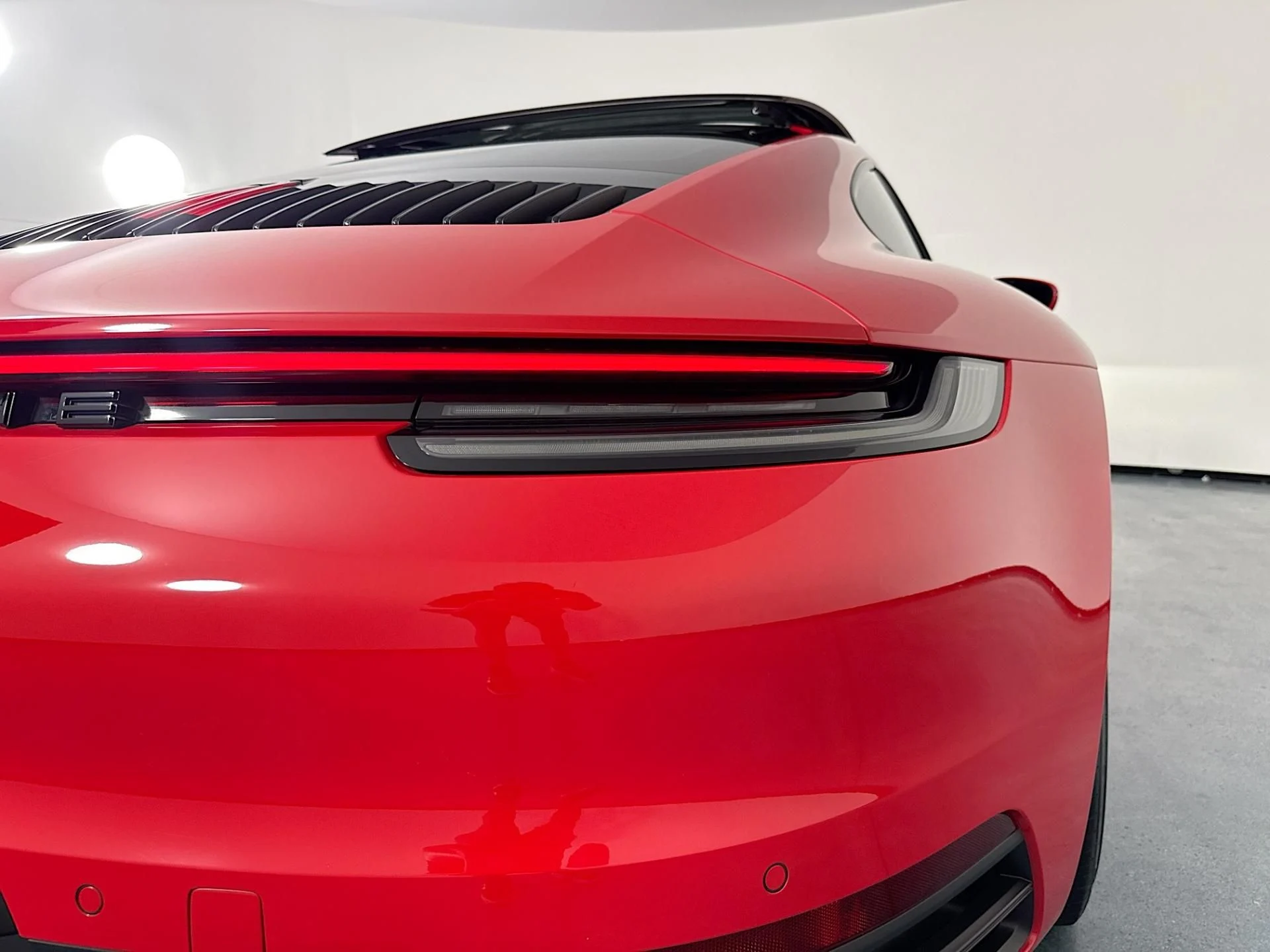 mph037_4128364707_Used_2020_Porsche_911_Carrera_1782937919_0d4f15589a