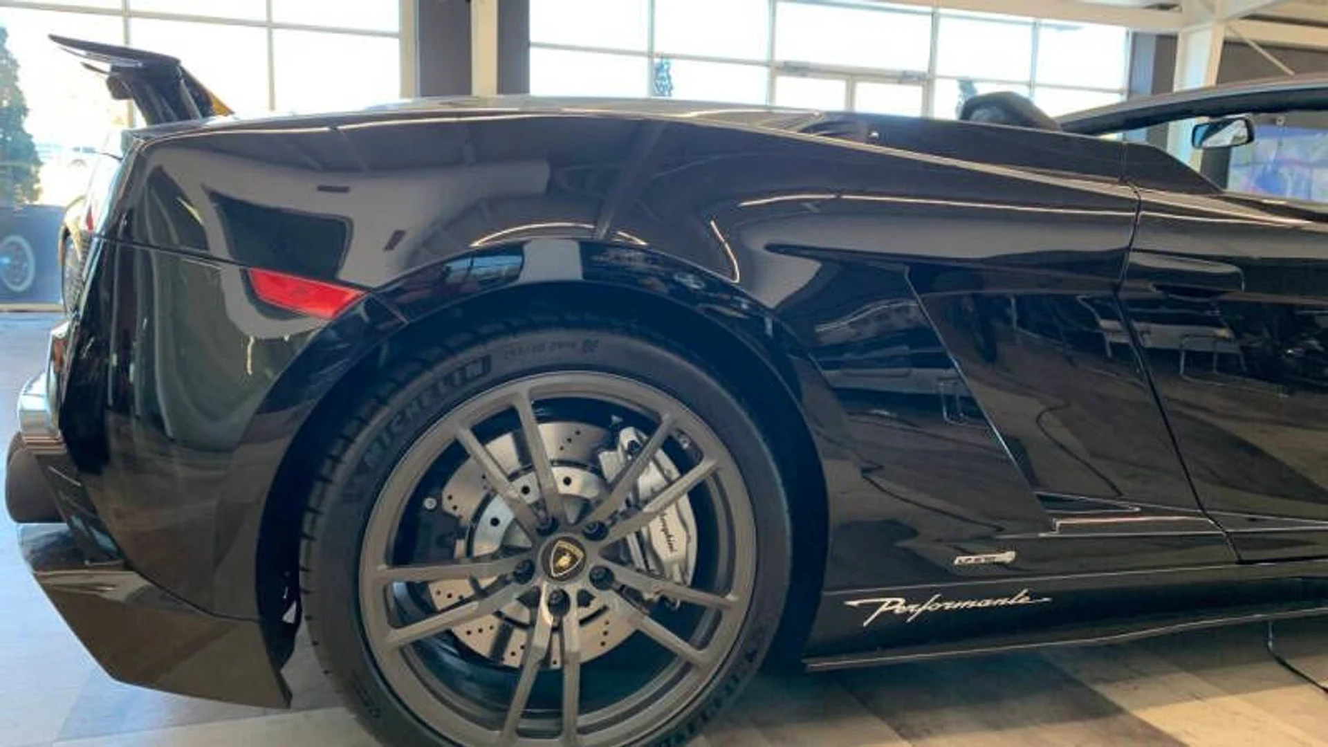 mph037_4140460898_2012_lamborghini_gallardo_lp_570_4_spyder_performante_awd_2dr_convertible_04393ca1d8