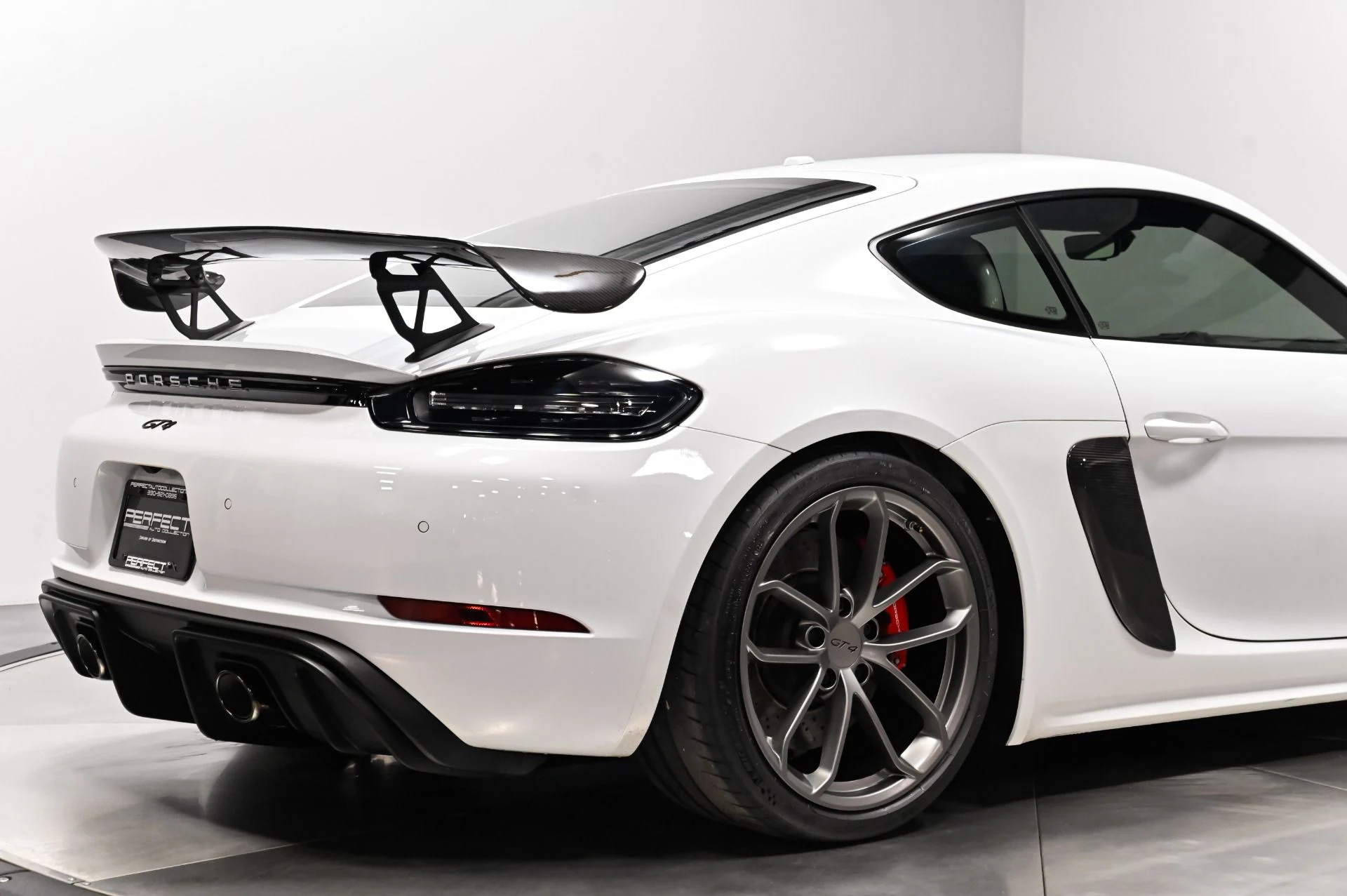 mph037_4148369757_Used_2022_Porsche_718_Cayman_GT_4_1793042591_3ea15699b2