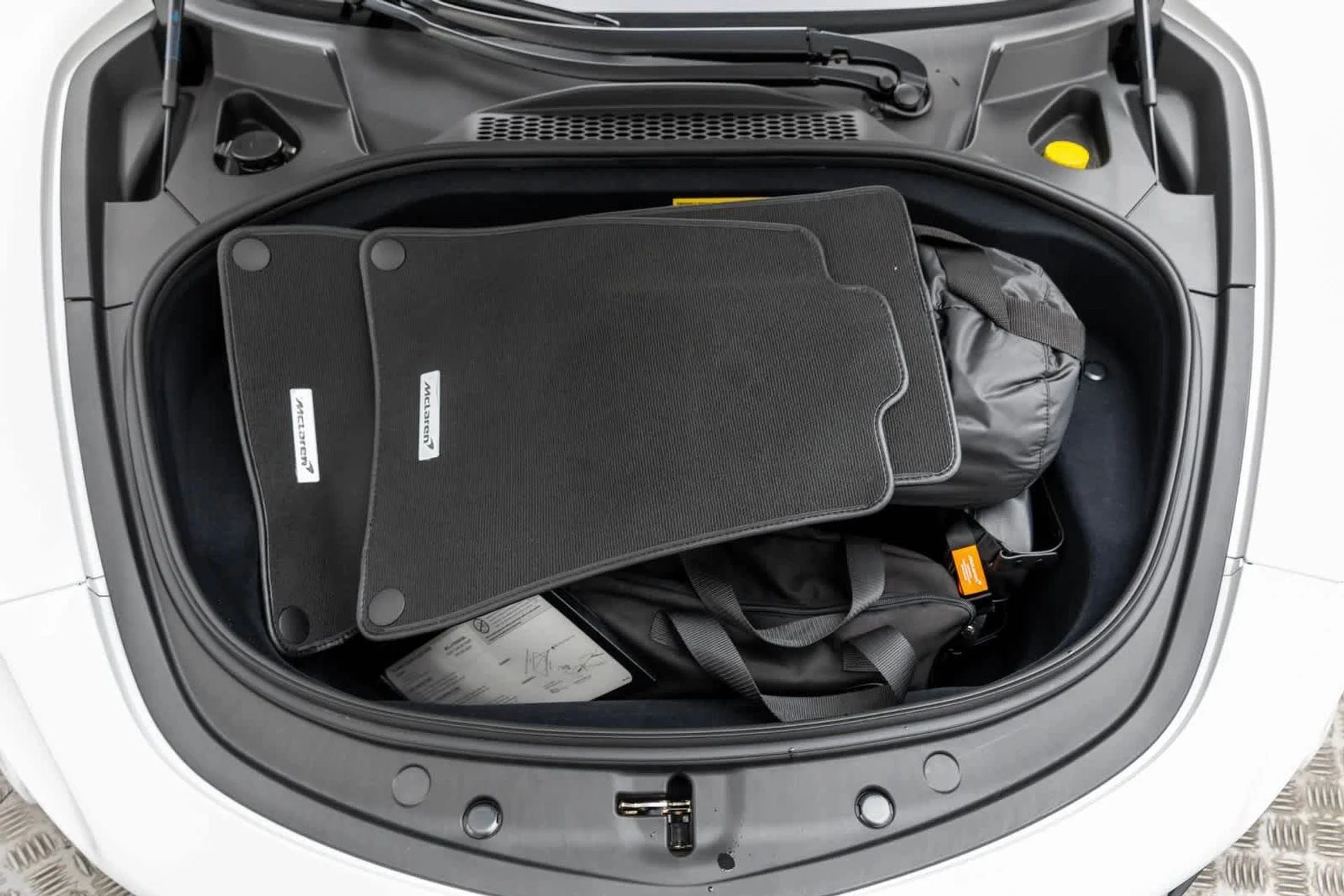 mph037_4160418376_38_96714c9113