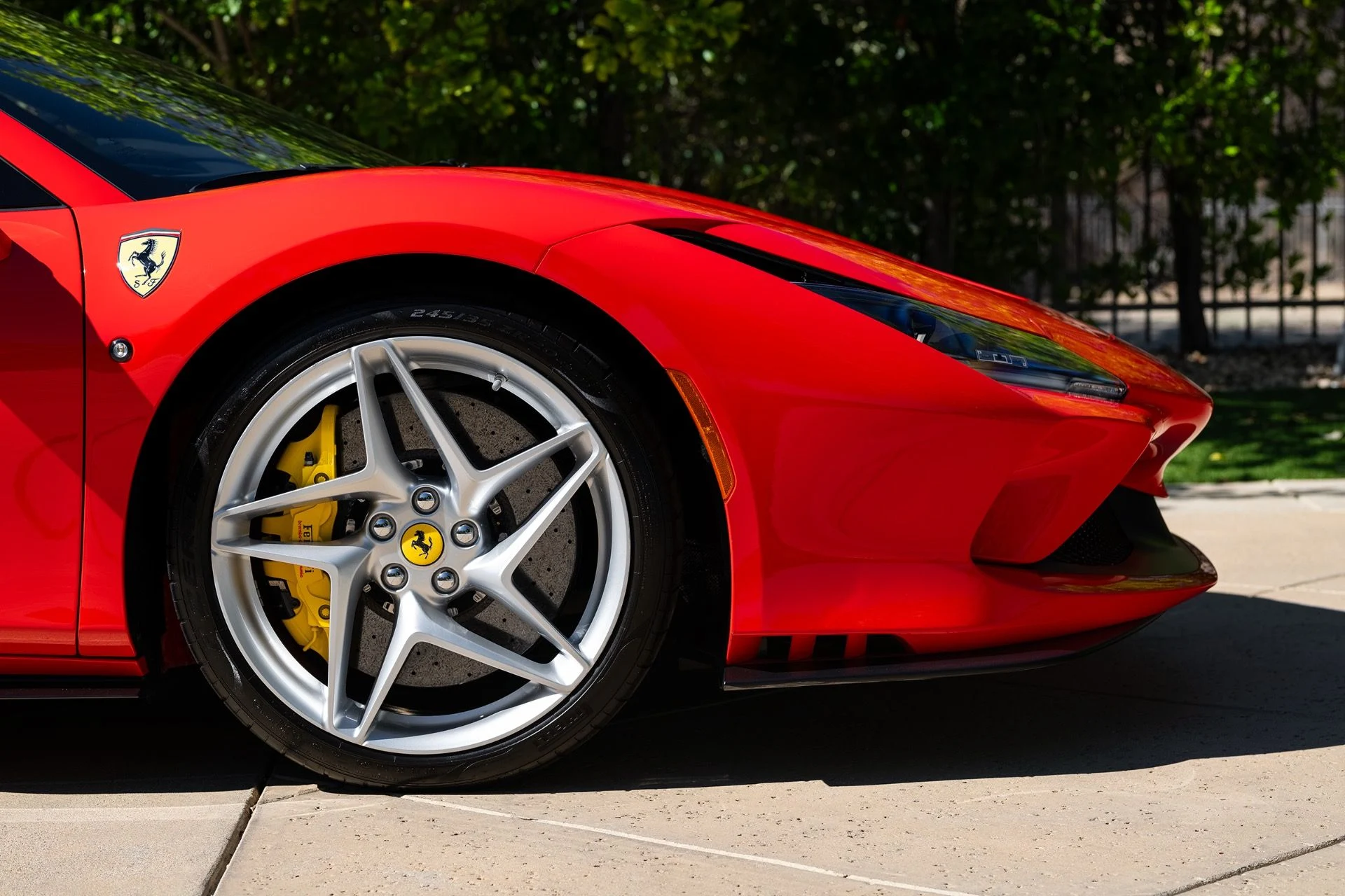 mph037_4170792732_Used_2022_Ferrari_F8_Spider_1791574017_fb75417aa5