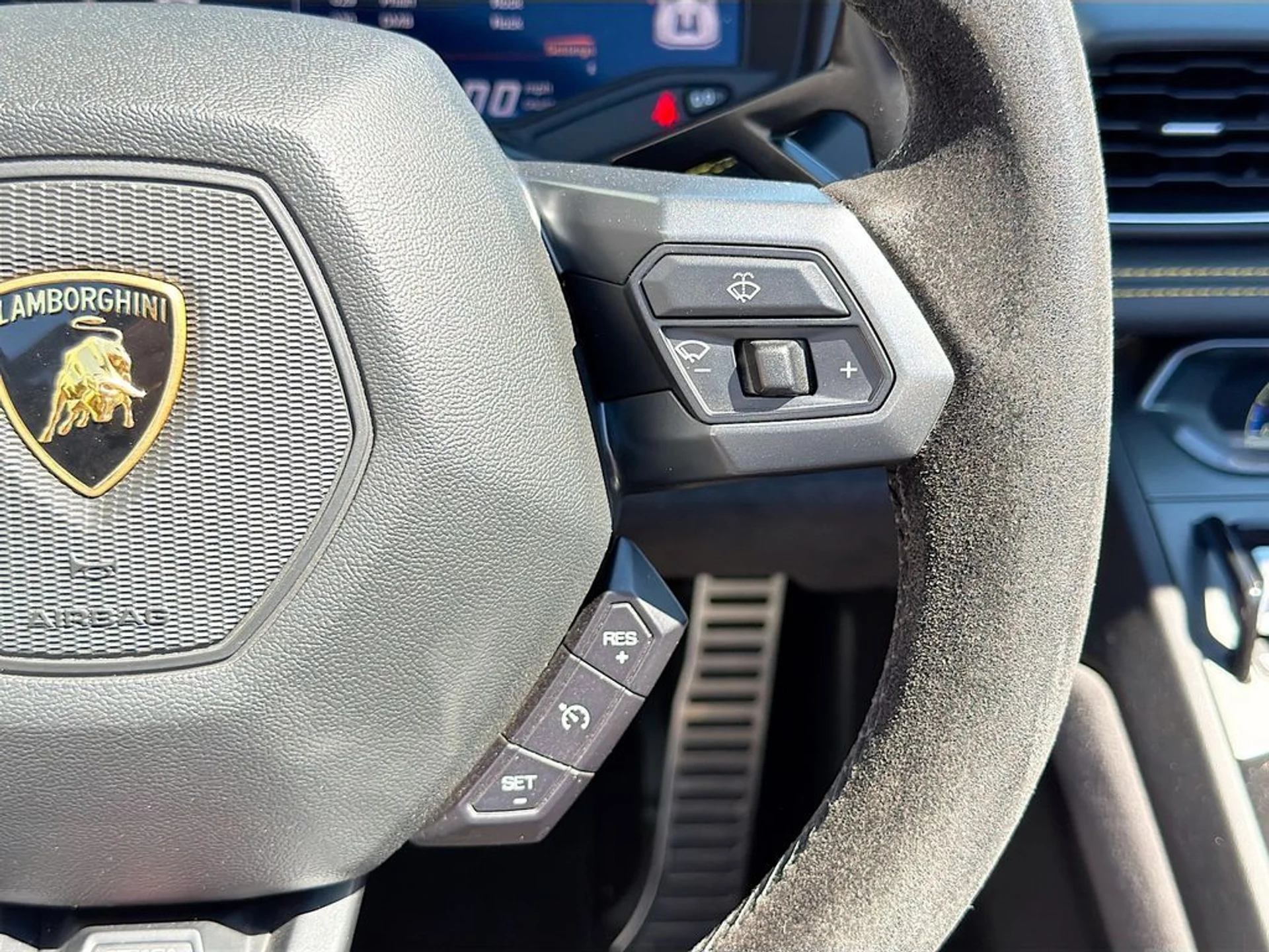 mph037_417258354_d47aeca05a1e7c32aade6f15edcad7a0x_0f2226d571