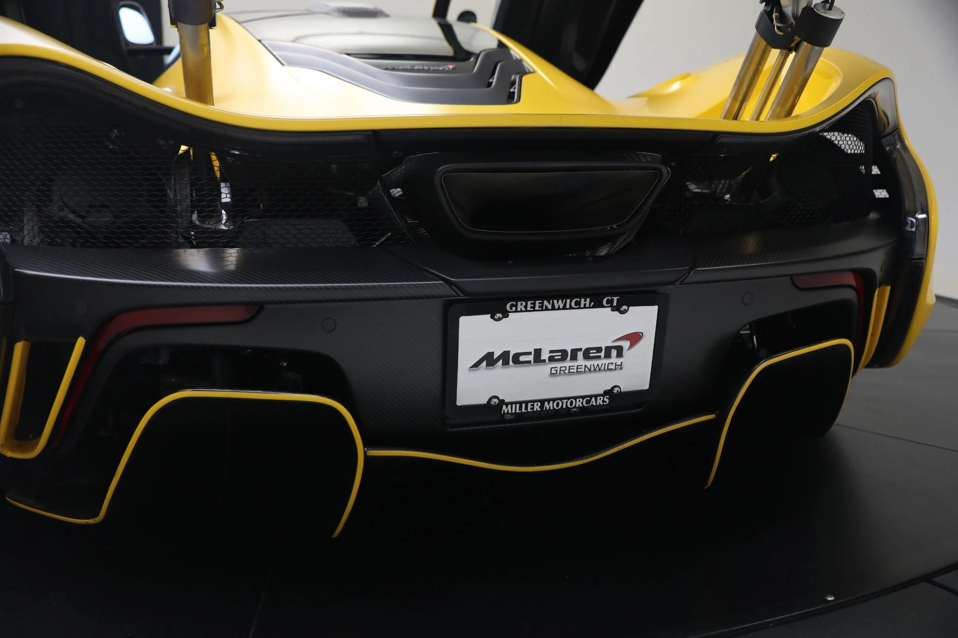 mph037_4179224006_Used_2015_Mc_Laren_P1_0dbad69420