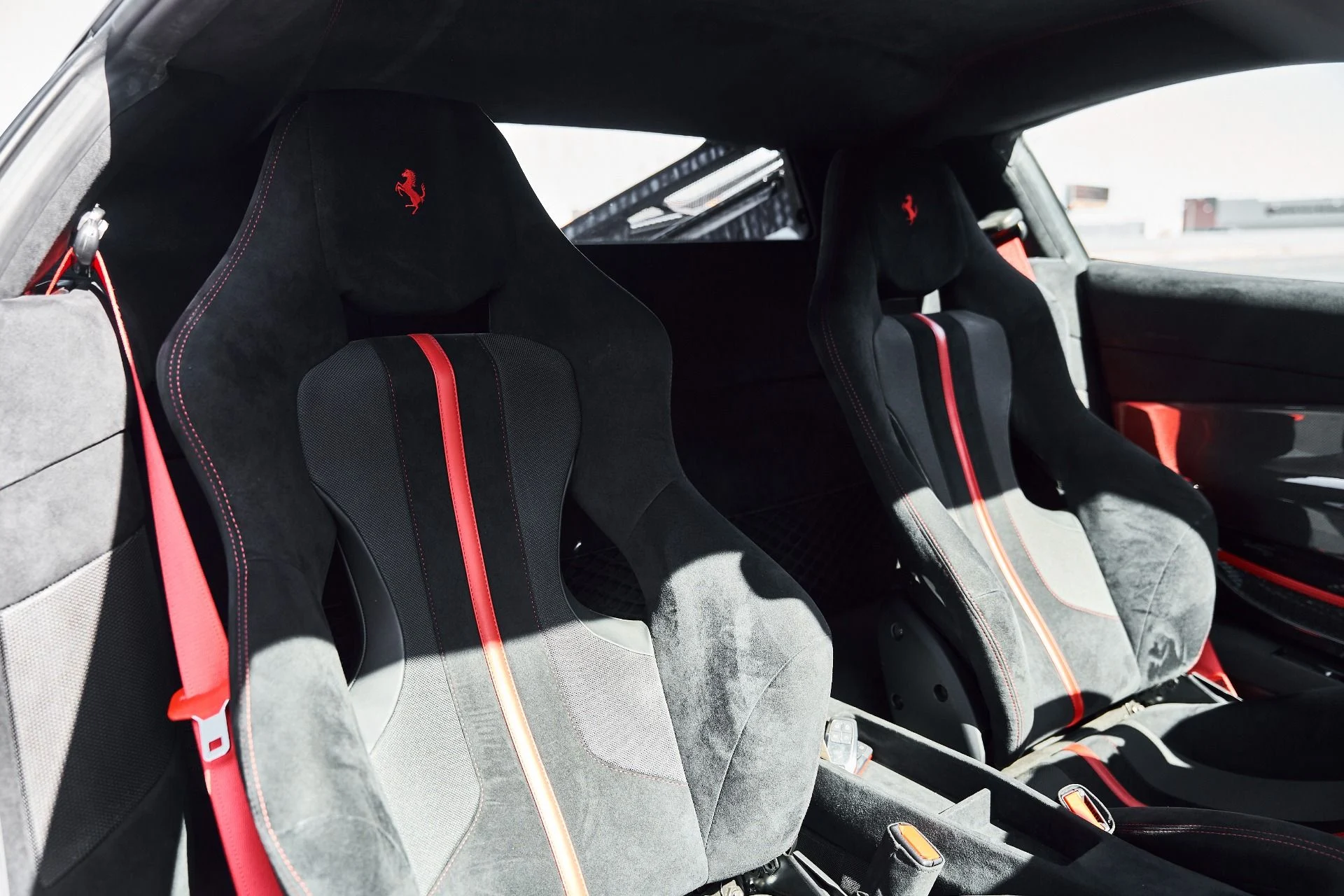 mph037_4188052205_Used_2020_Ferrari_488_Pista_Base_1780421268_65b4e85909