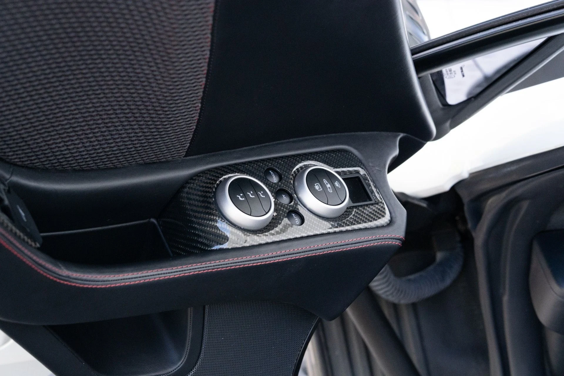 mph037_4211666934_Used_2013_Mc_Laren_MP_4_12_C_Spider_1779391397_8c5bbc5f77