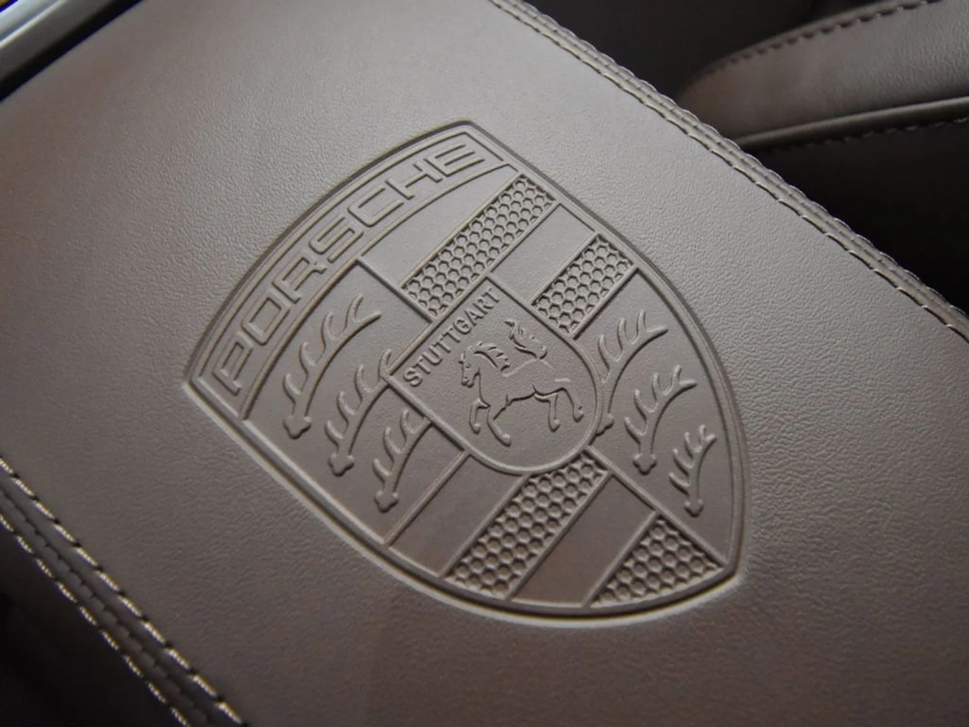 mph037_4221368660_72a725f57301a10563502bec9c7e3385x_adc7142144