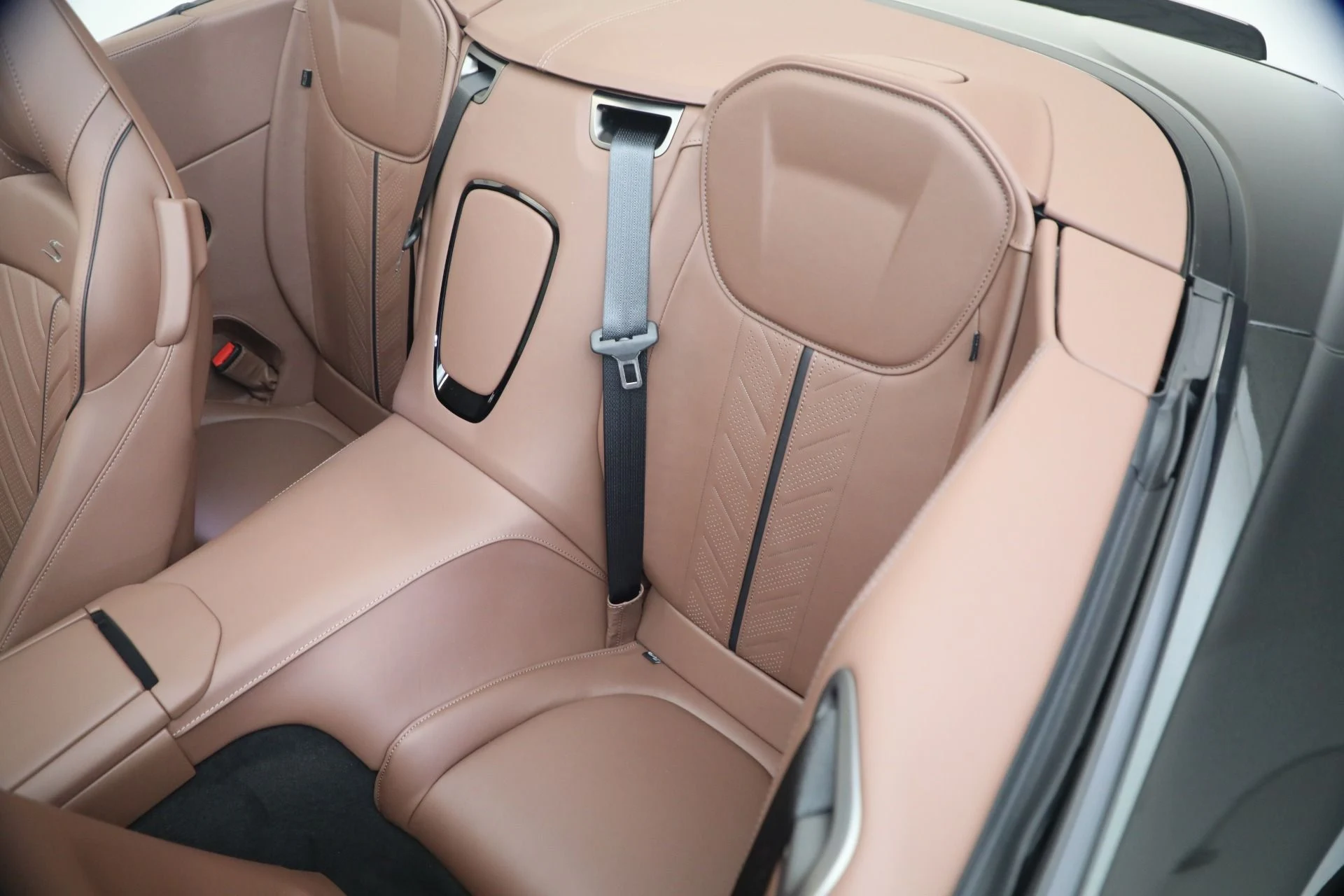 mph037_4223323772_New_2026_Aston_Martin_DB_12_S_Volante_1787328919_a6f40f268a