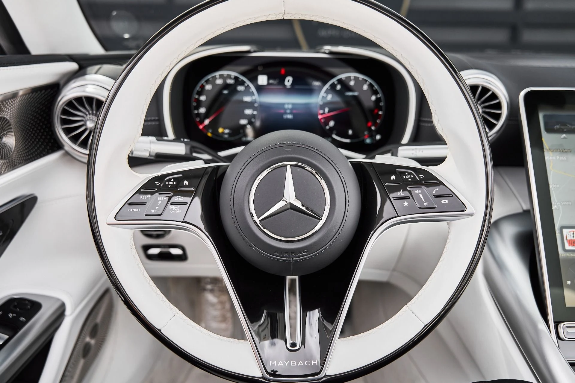 mph037_4226530312_Used_2026_Mercedes_Benz_SL_Class_Maybach_SL_680_1777159957_6e58ec9913