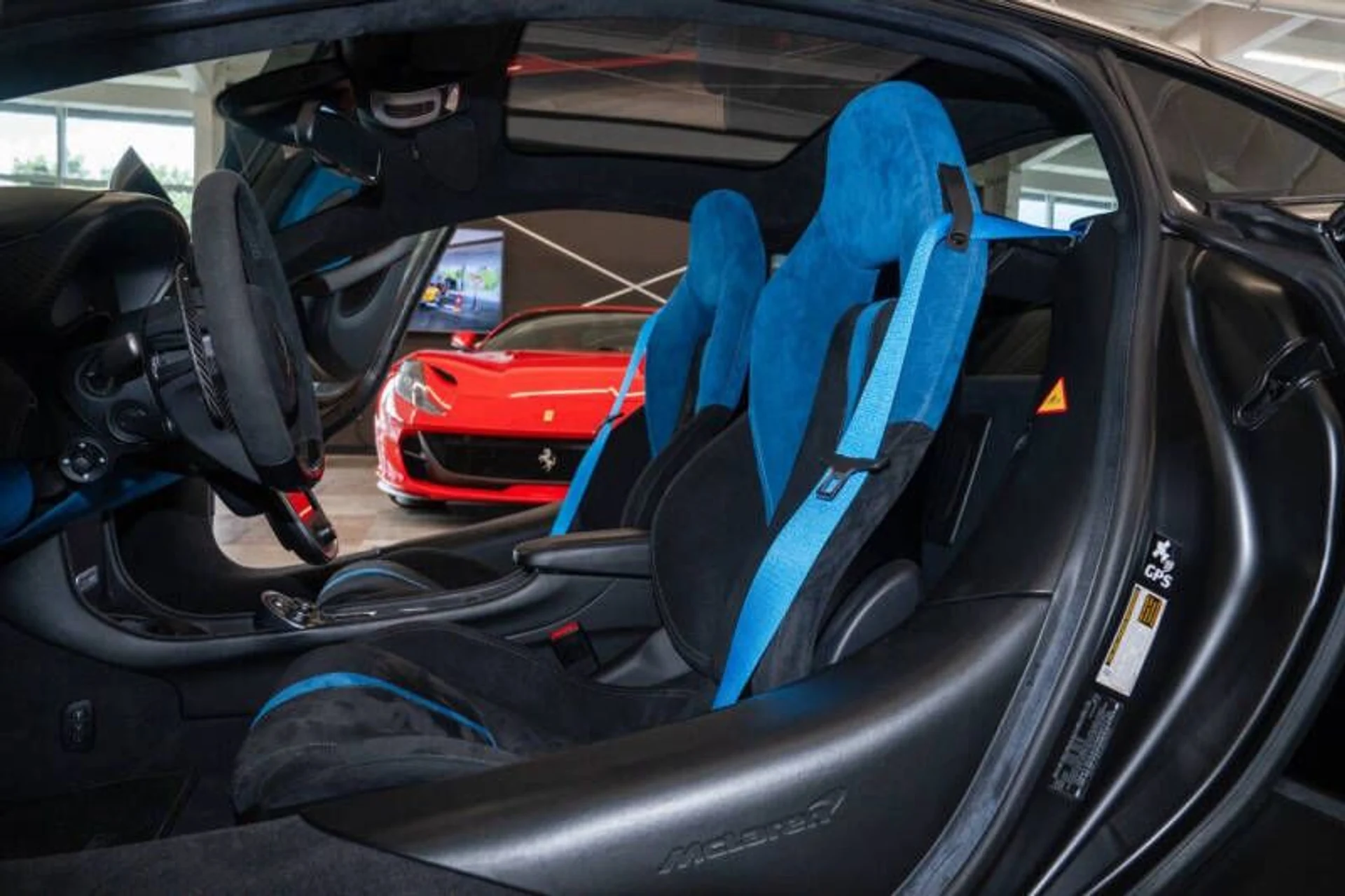 mph037_4227335015_2017_mclaren_570gt_base_2dr_coupe_dffeaa439f